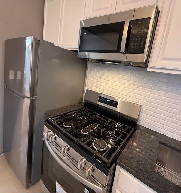 6607 LINCOLN PL Unit: 2R