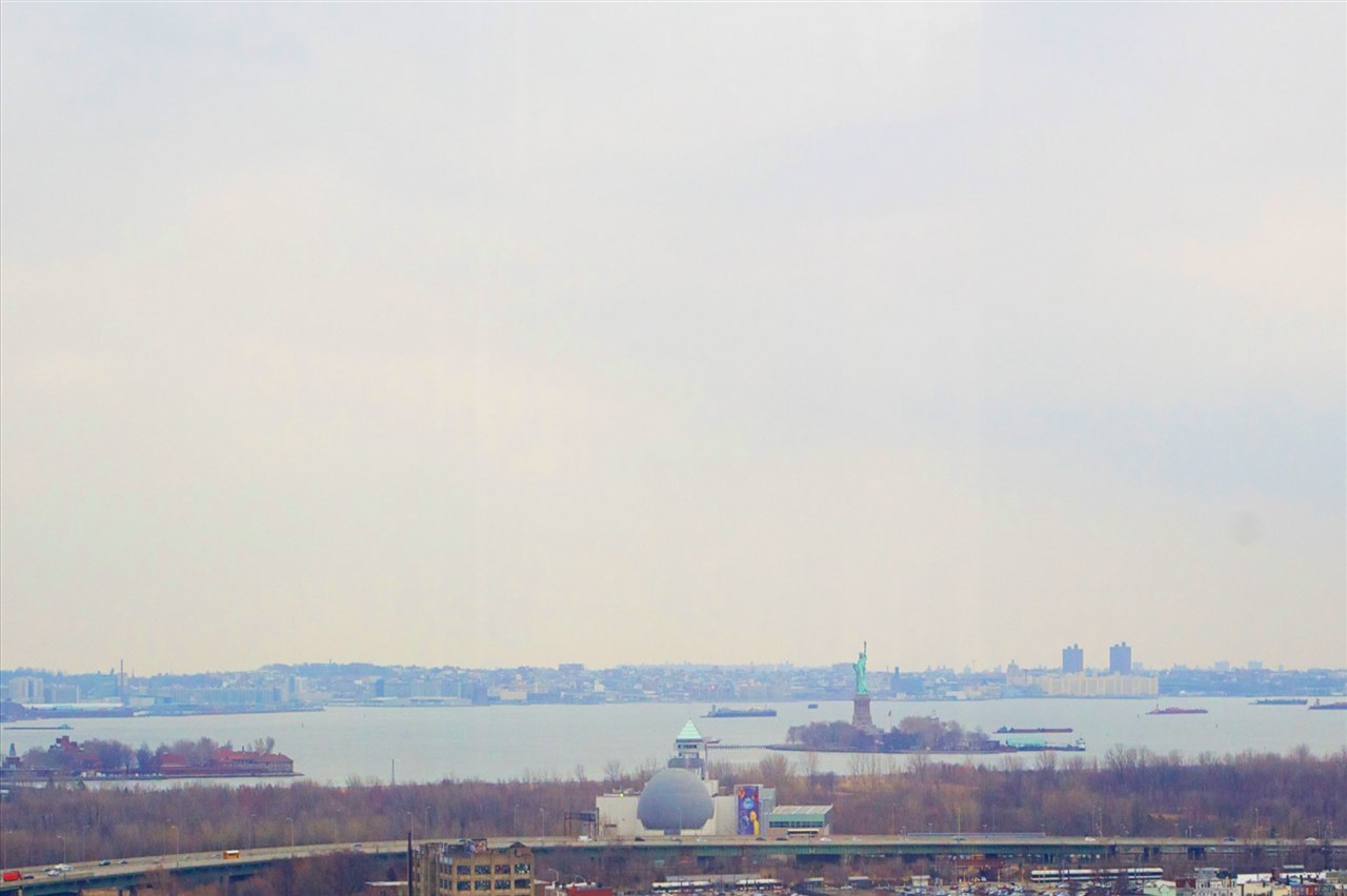 4 BEACON WAY Unit: 1412