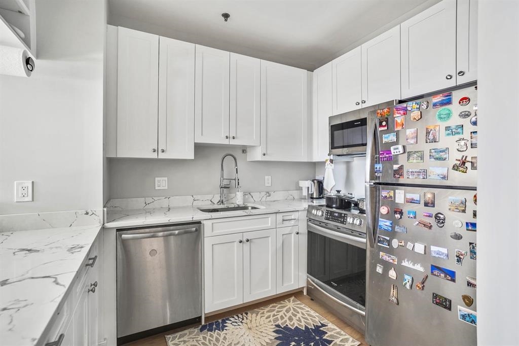 1500 HUDSON ST Unit: 2K