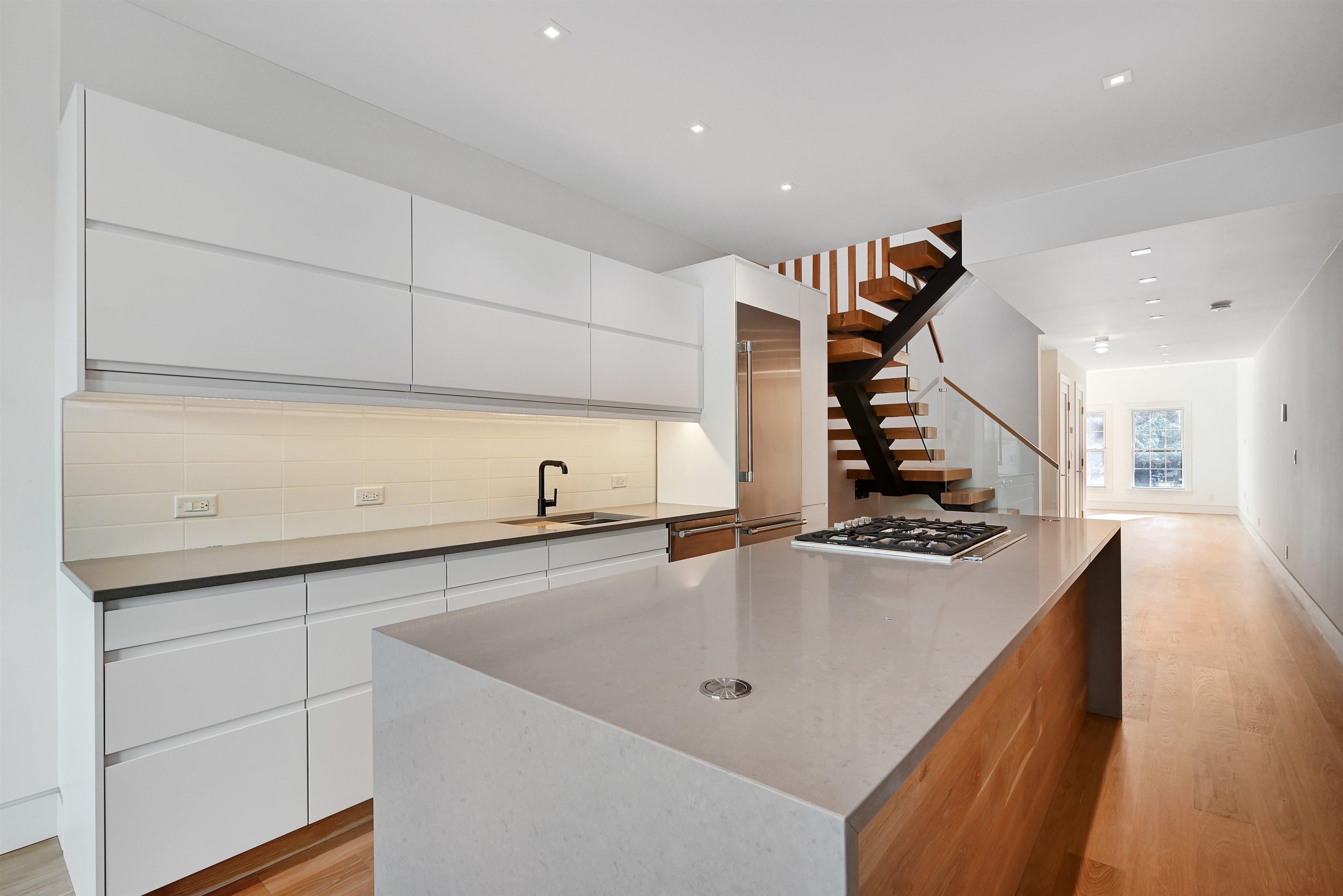 122 JEFFERSON ST Unit: A