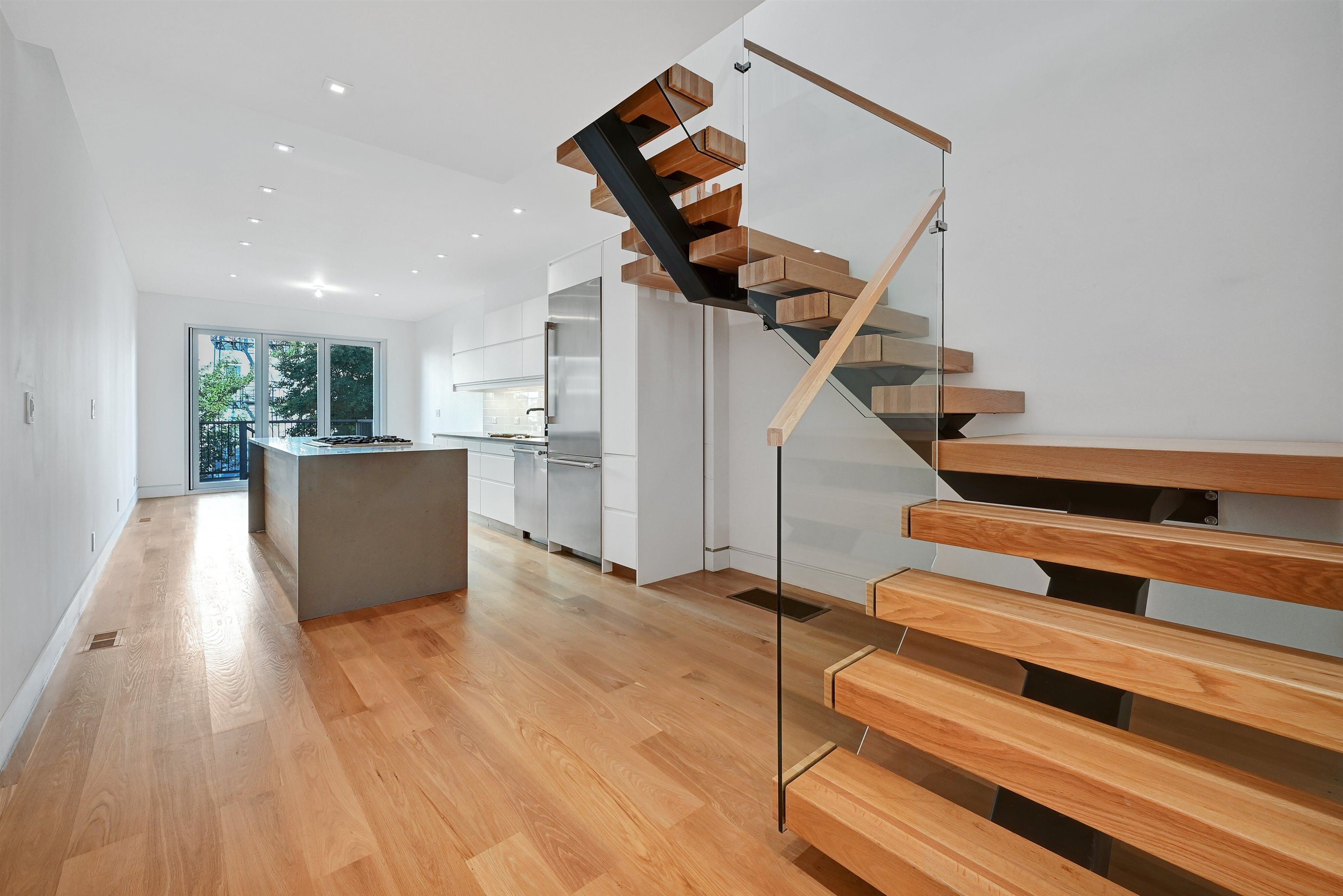 122 JEFFERSON ST Unit: A