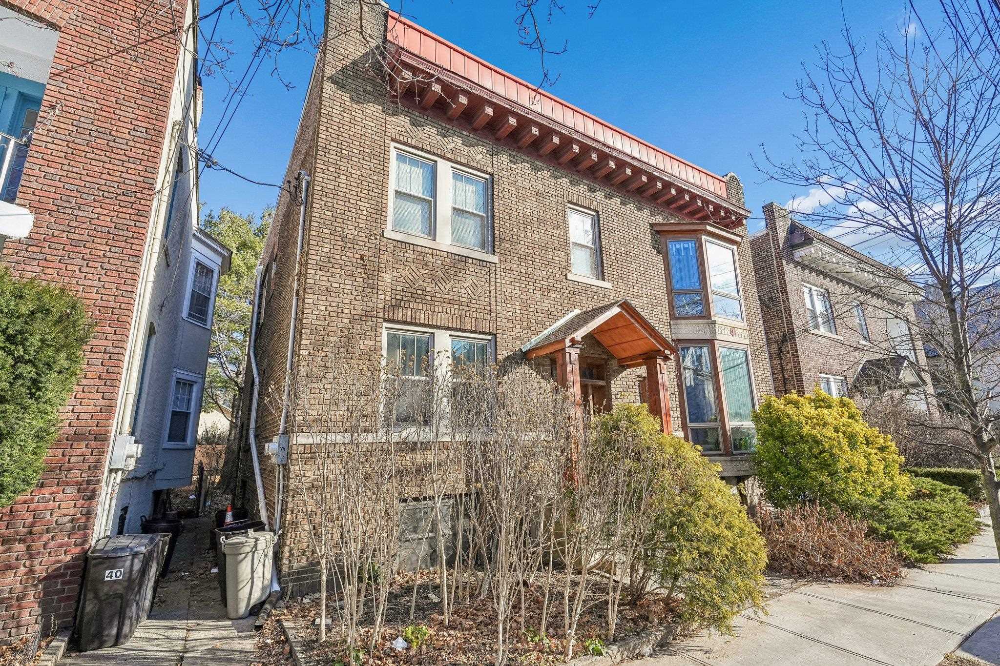 38 LIBERTY PL Unit: 1