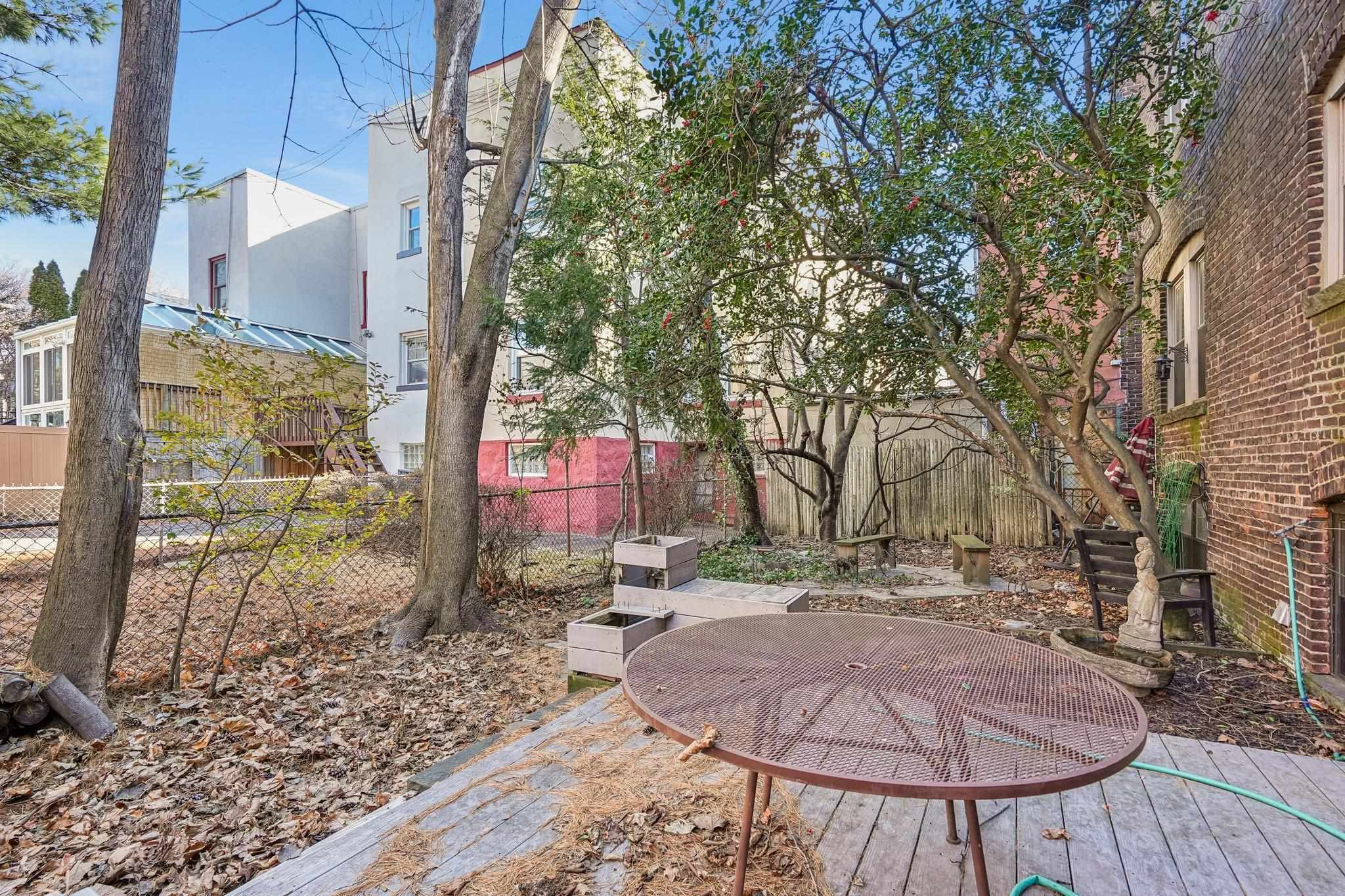 38 LIBERTY PL Unit: 1