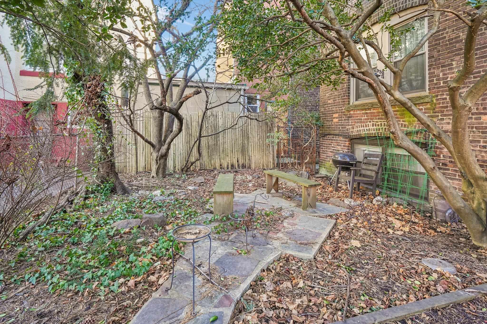 38 LIBERTY PL Unit: 1