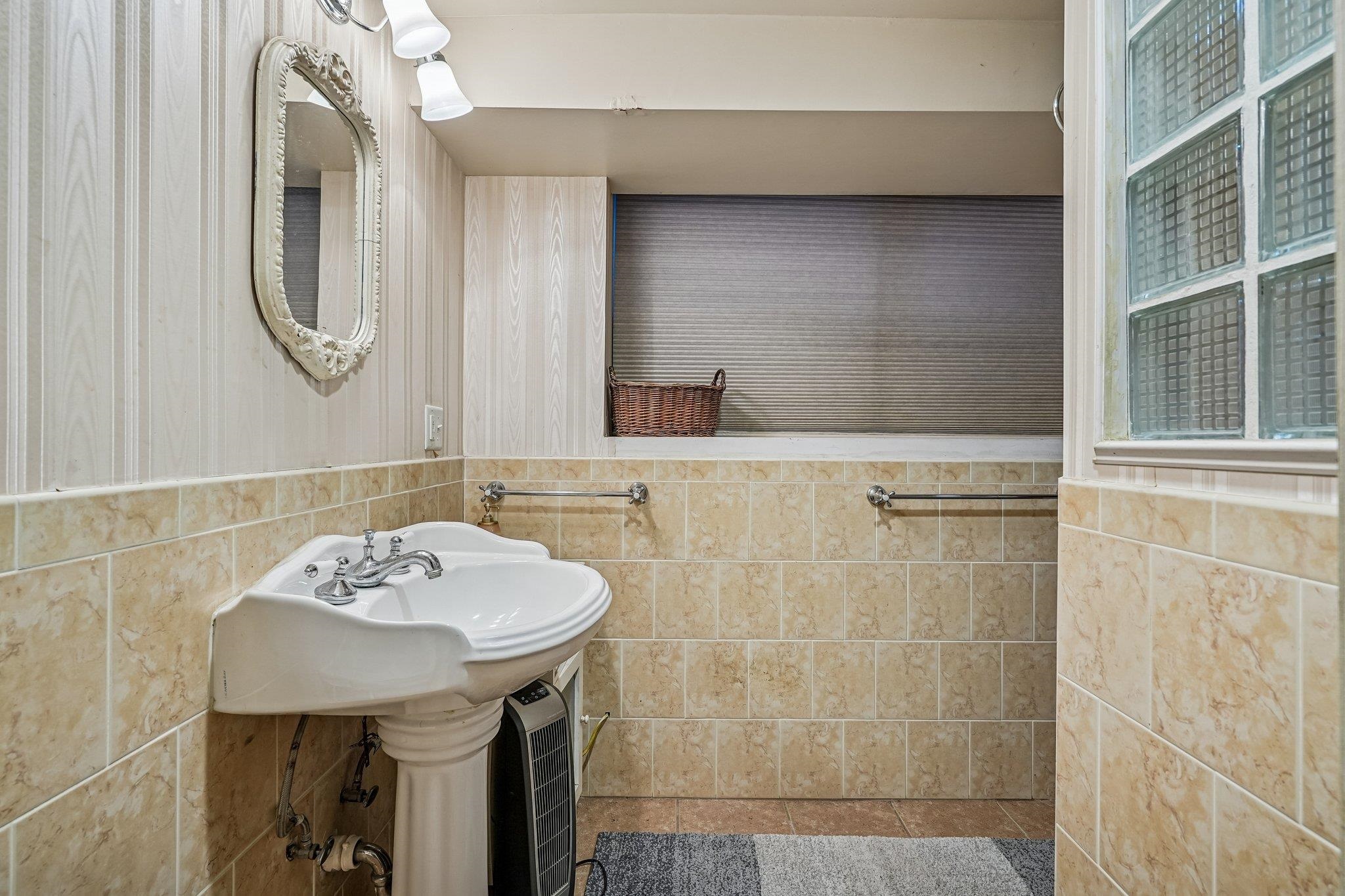 38 LIBERTY PL Unit: 1