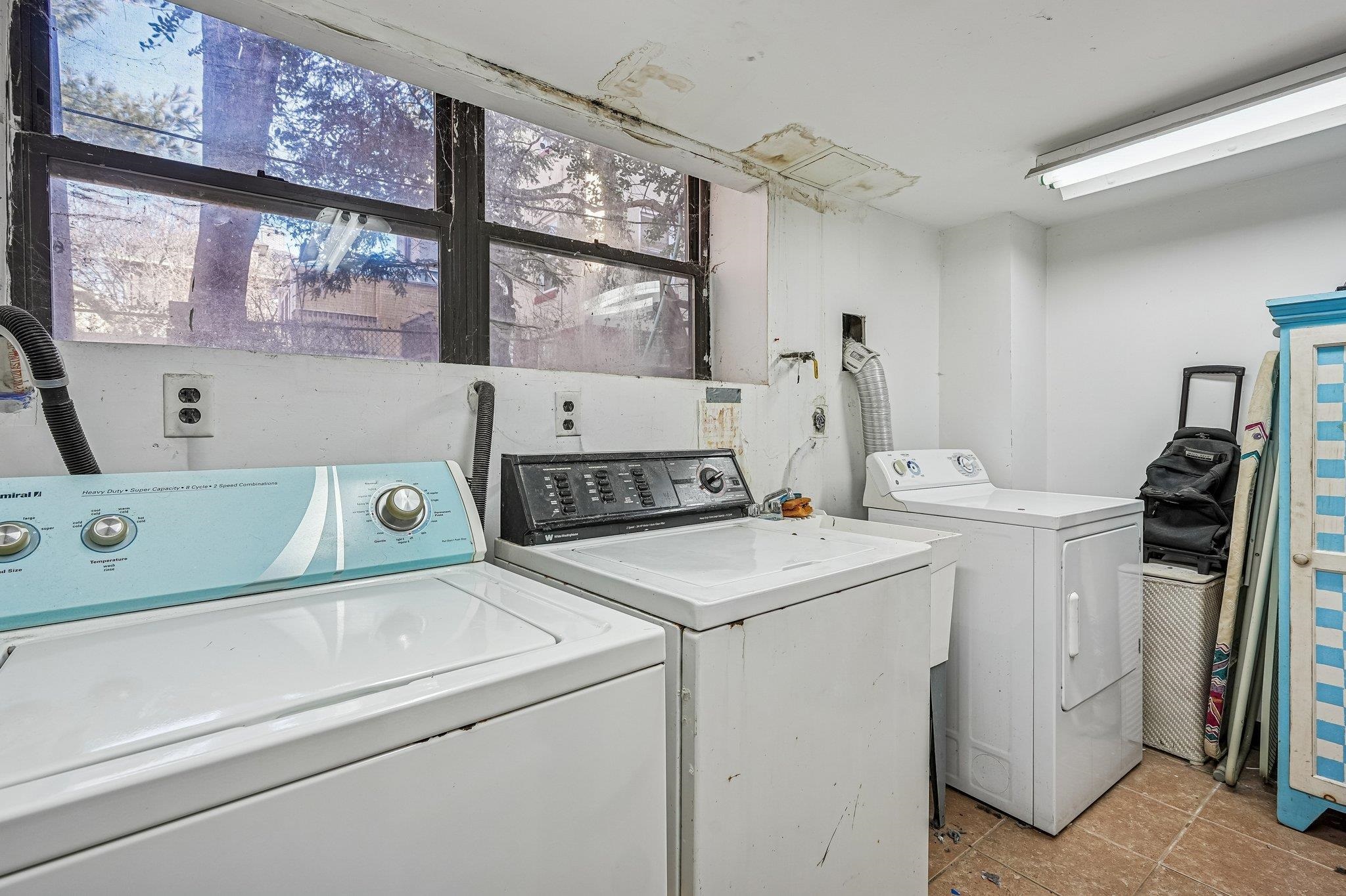 38 LIBERTY PL Unit: 1