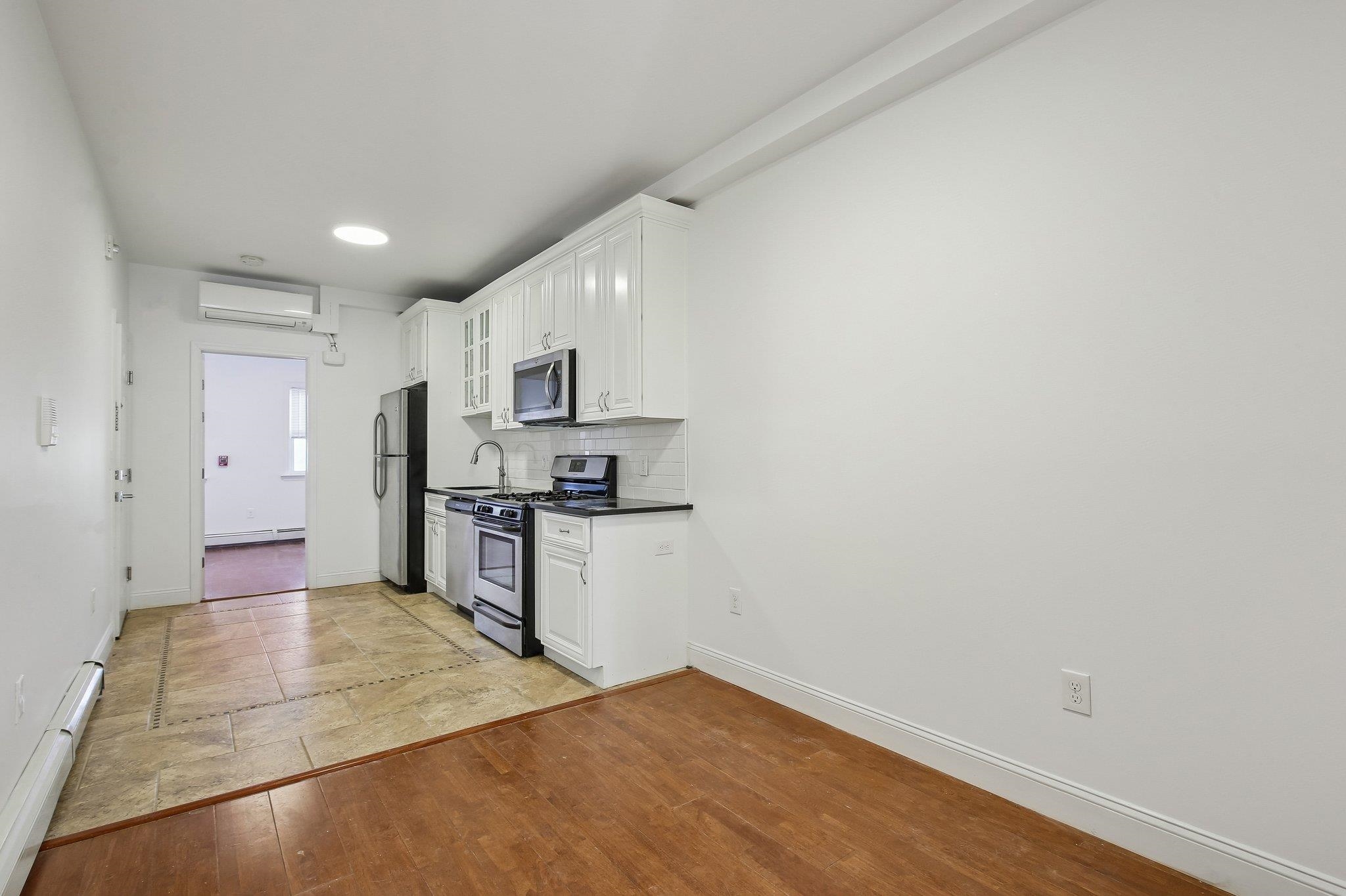 76 HUTTON PL Unit: #5