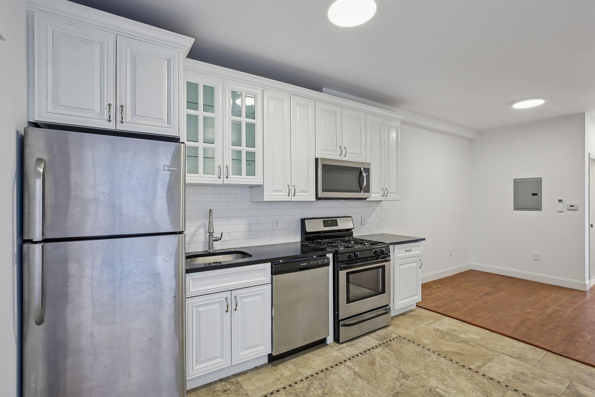 76 HUTTON PL Unit: #5