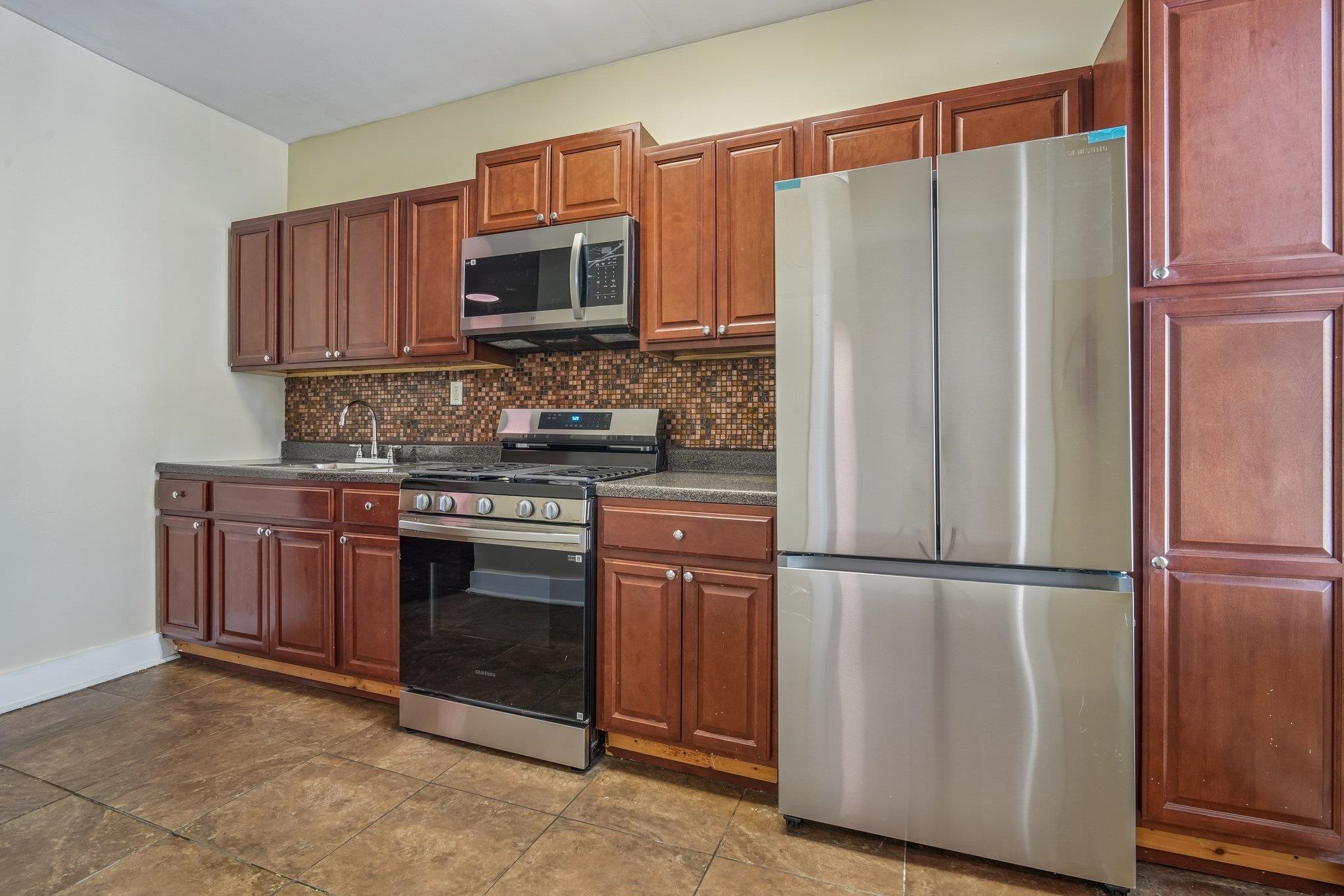 101 1/2 OCEAN AVE Unit: 2