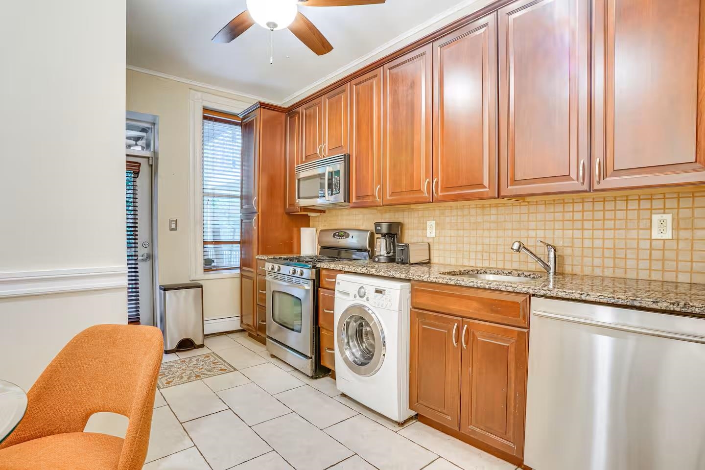 608 MADISON ST Unit: 2