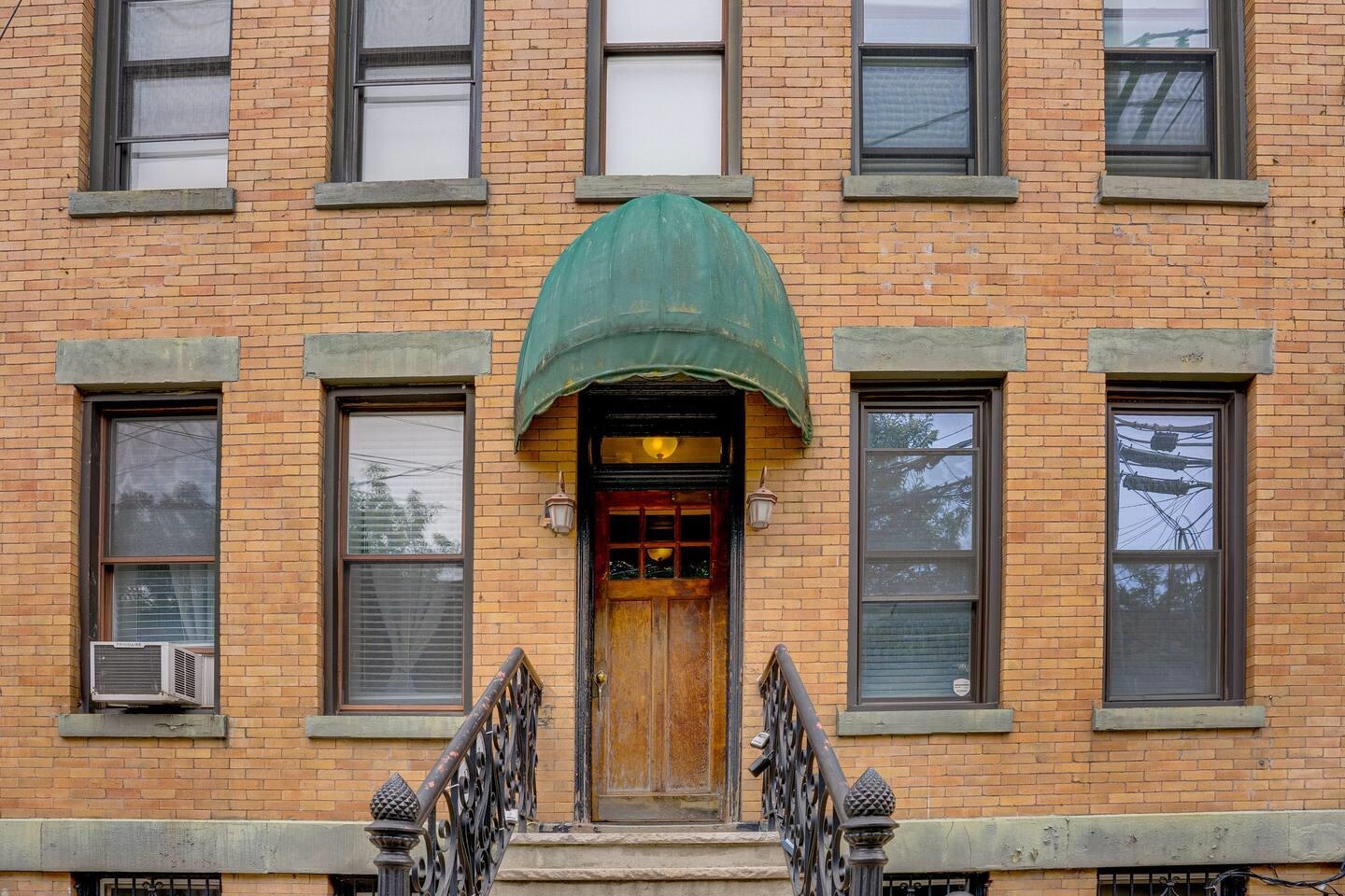608 MADISON ST Unit: 2