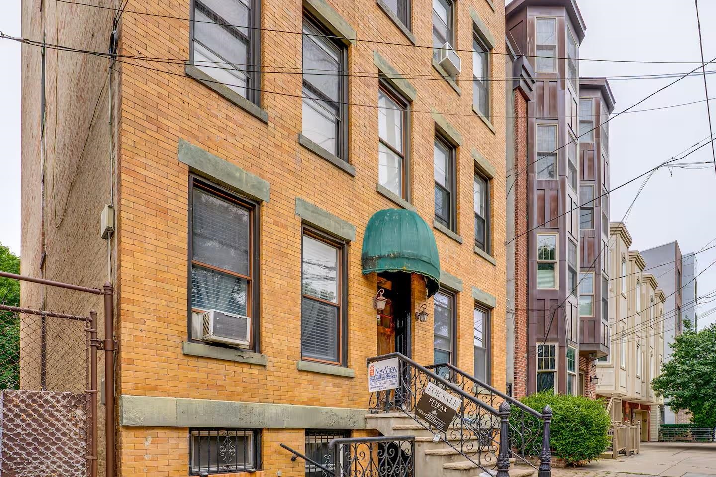 608 MADISON ST Unit: 2