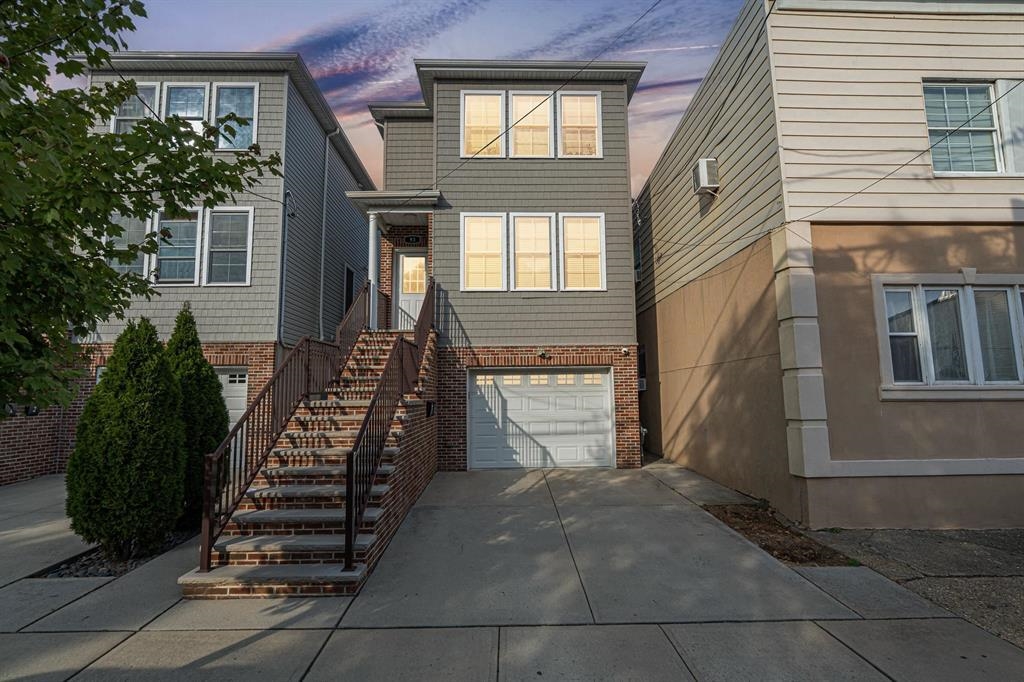 93 EVERGREEN ST Unit: 1