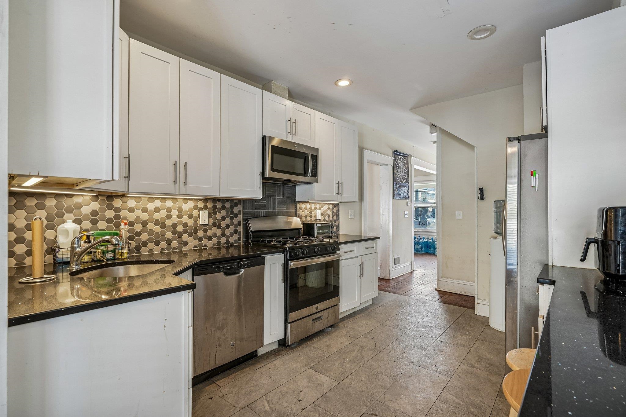 201 MURRAY ST
