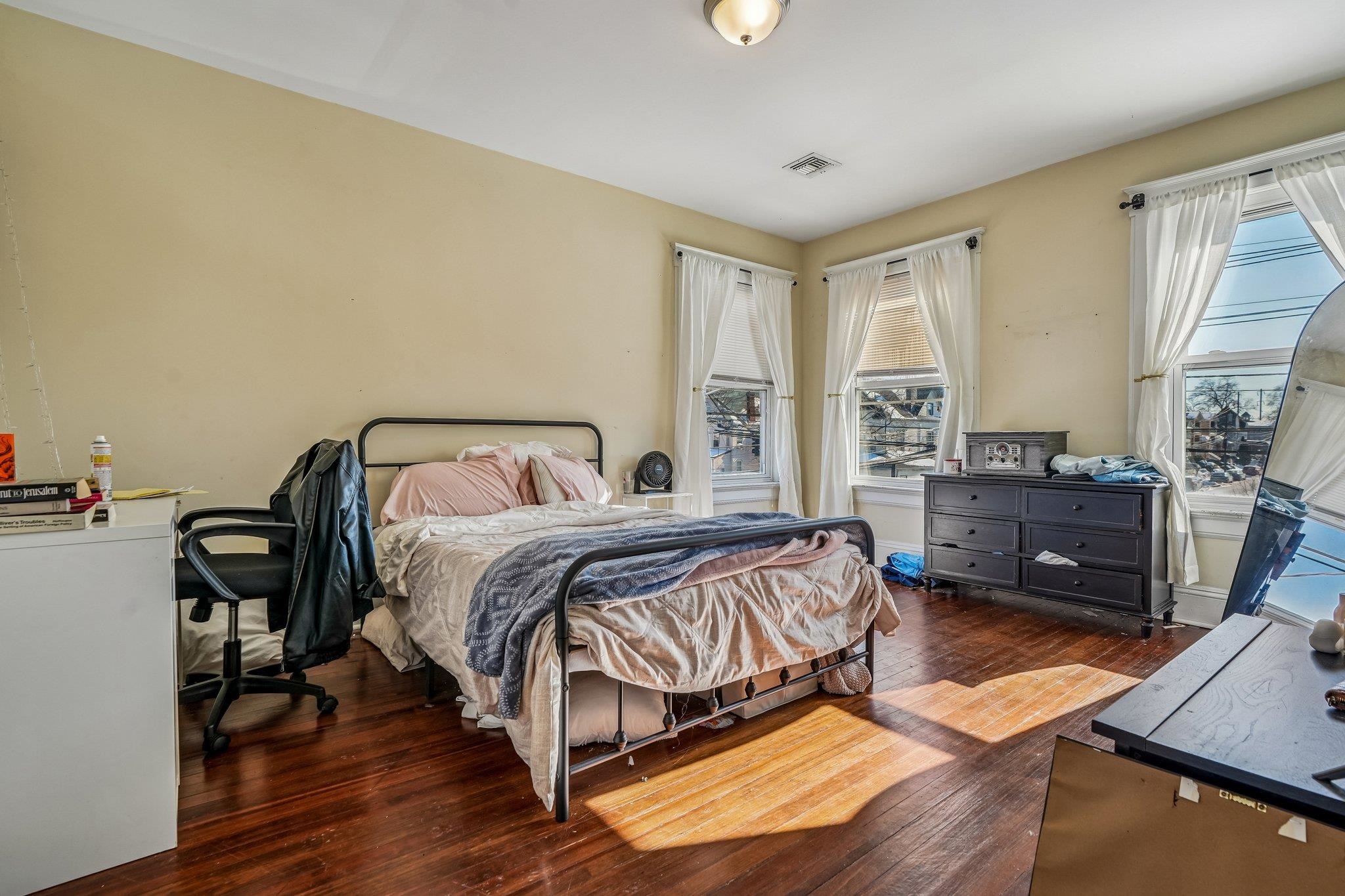 201 MURRAY ST