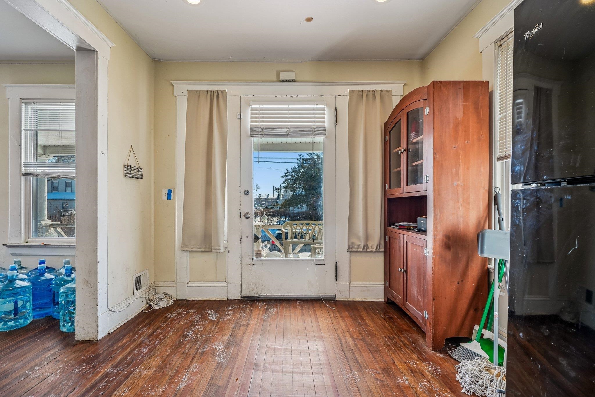 201 MURRAY ST