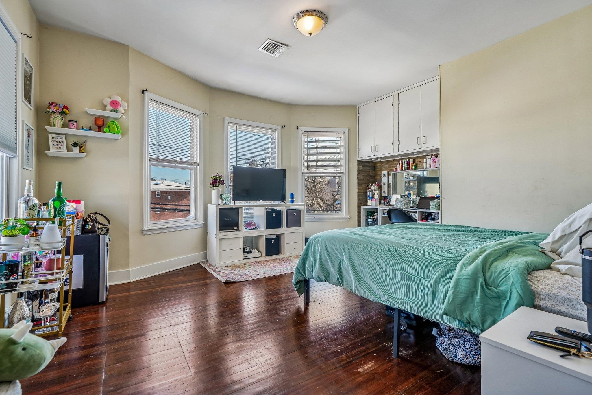 201 MURRAY ST