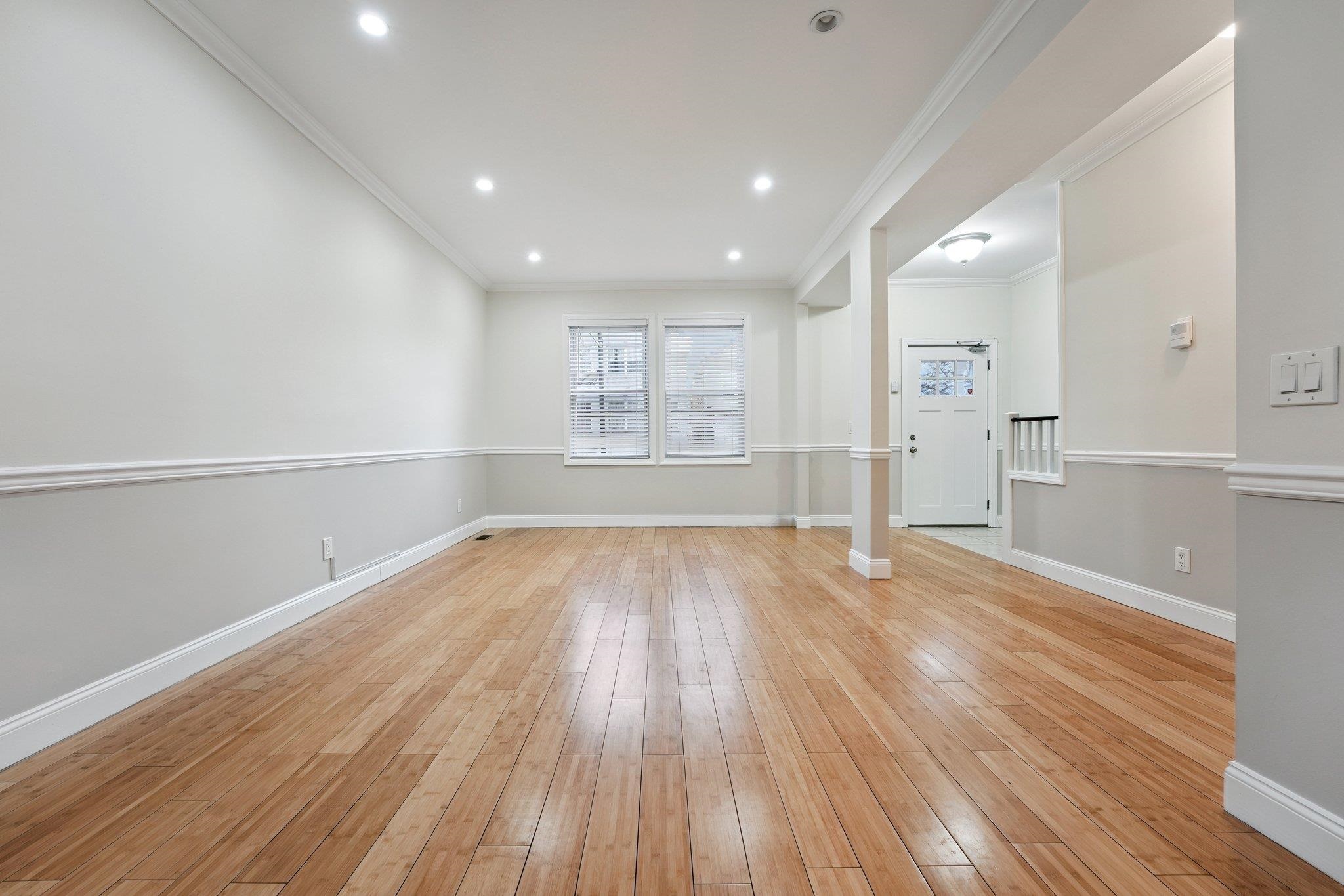 22 JEWETT AVE