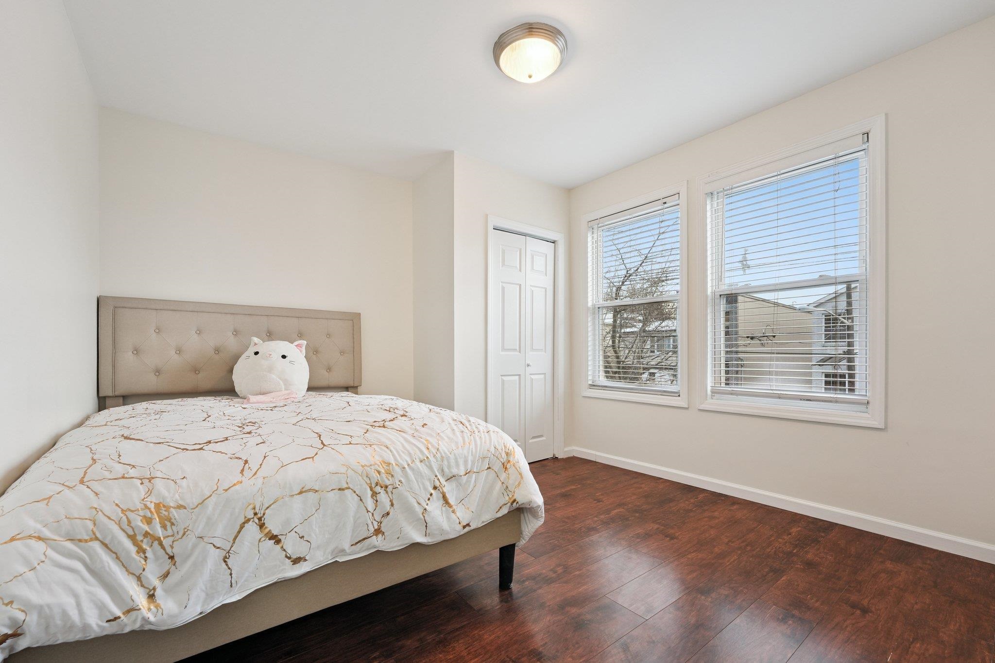 22 JEWETT AVE