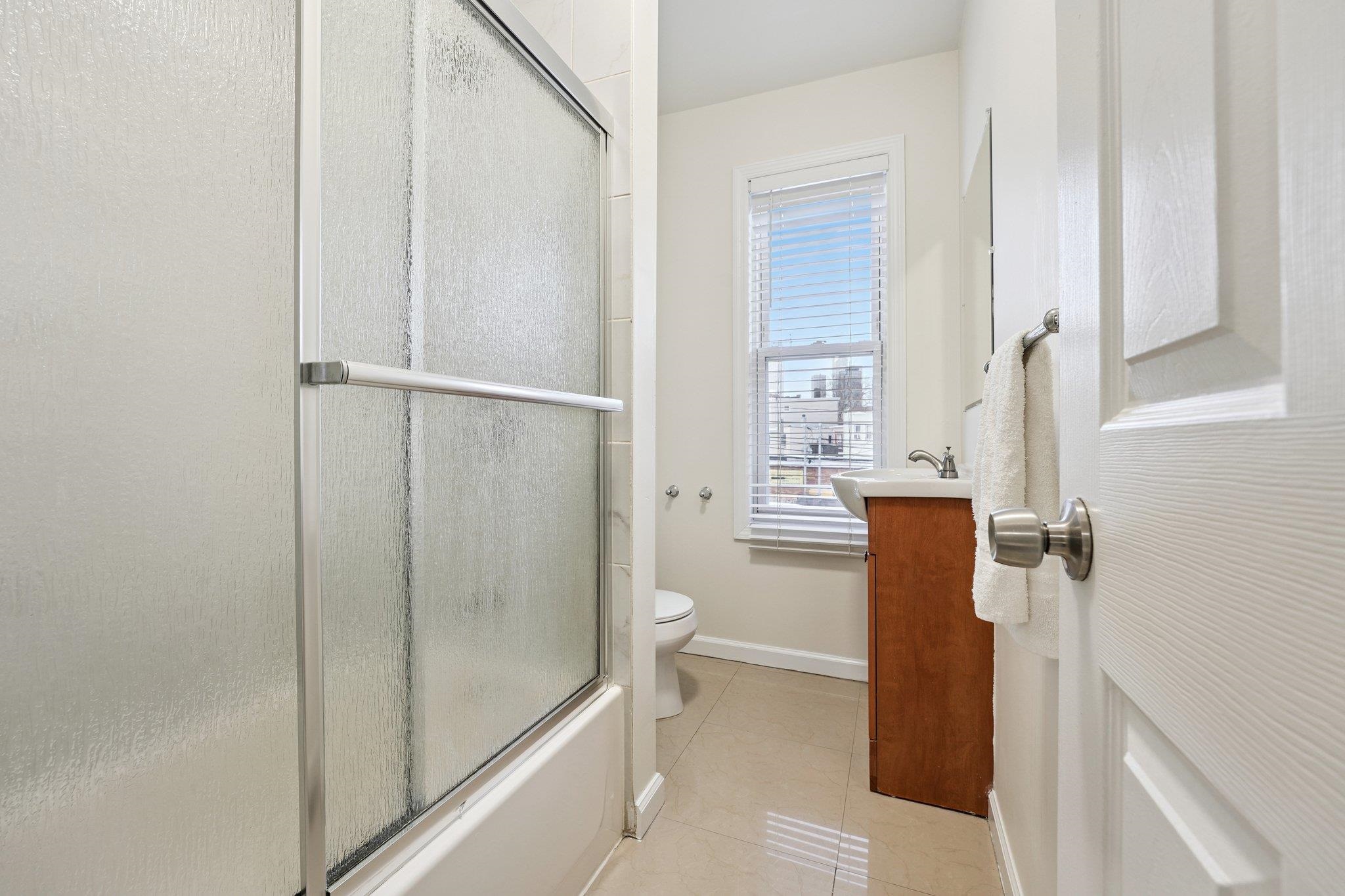 22 JEWETT AVE