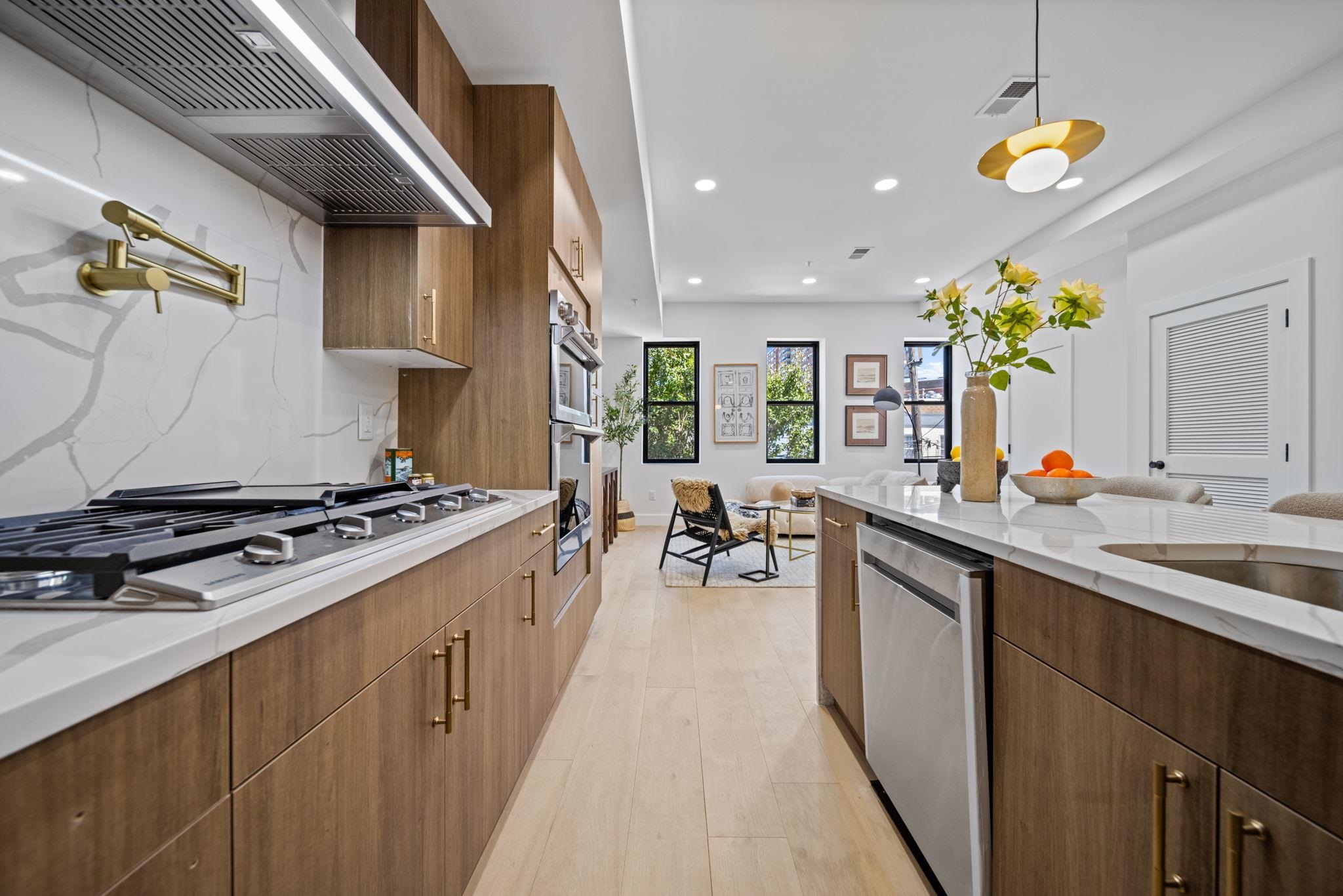 17 LEONARD ST Unit: 2
