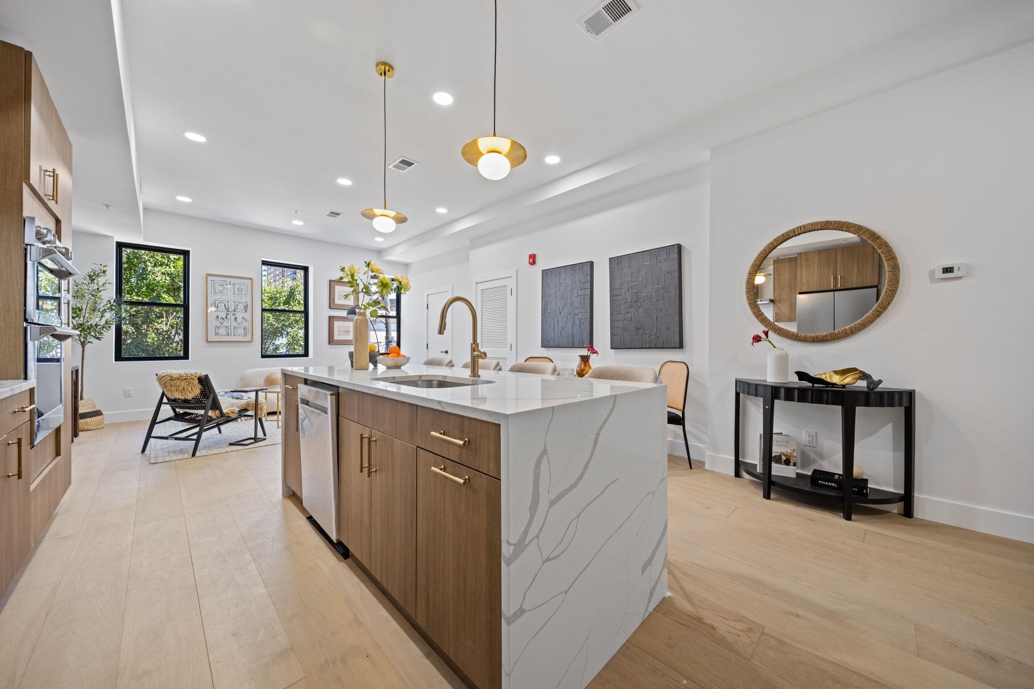 17 LEONARD ST Unit: 2