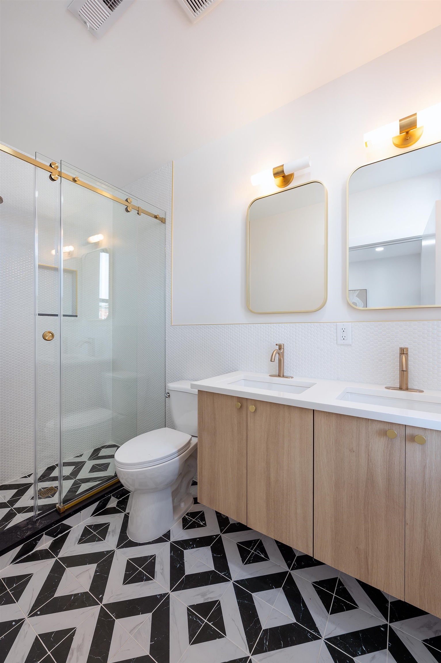 17 LEONARD ST Unit: 2