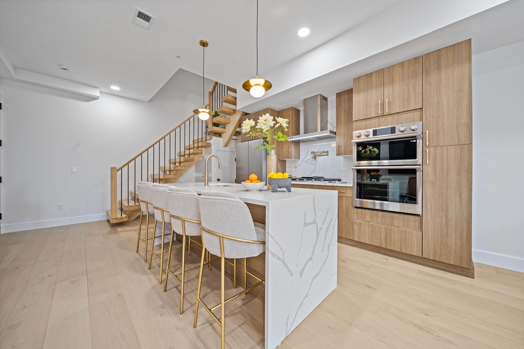 17 LEONARD ST Unit: 2