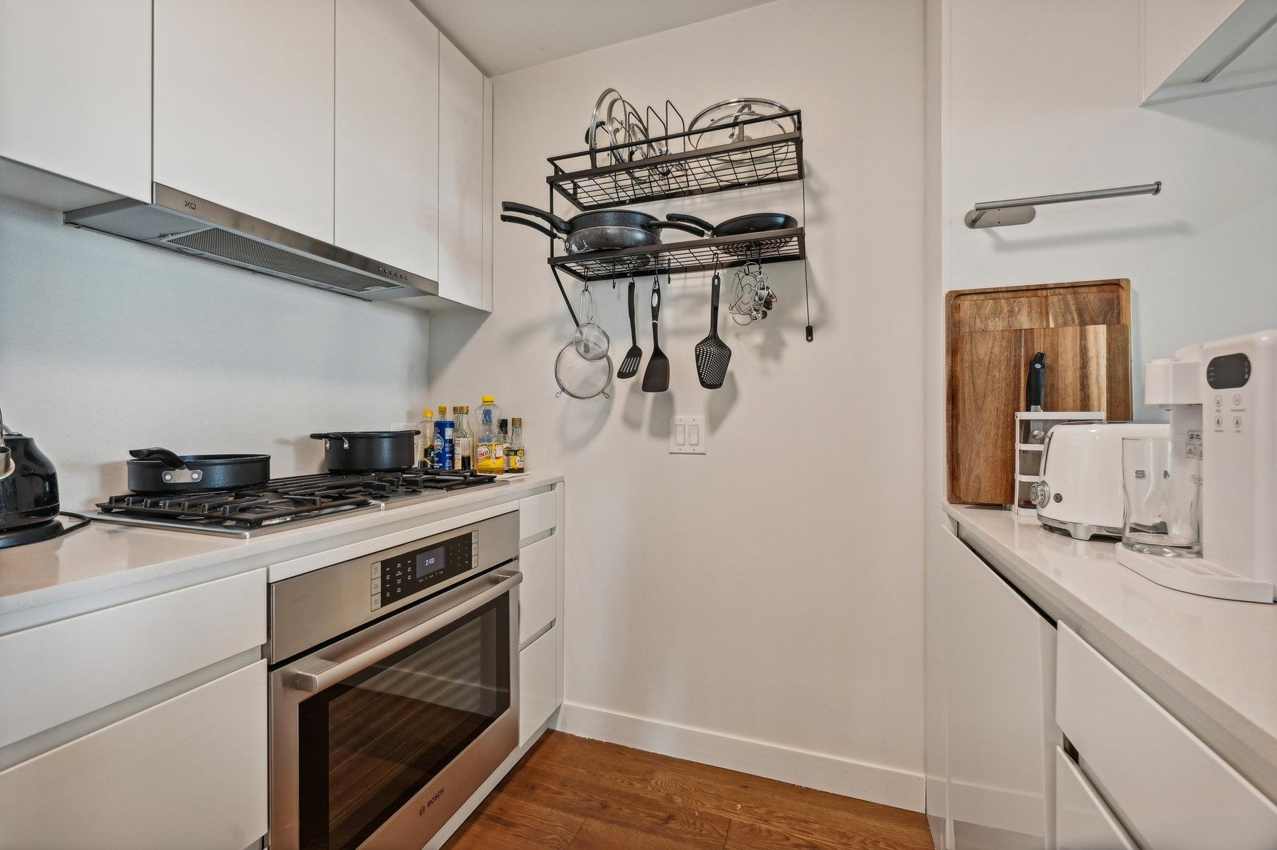 99 HUDSON ST Unit: 1912