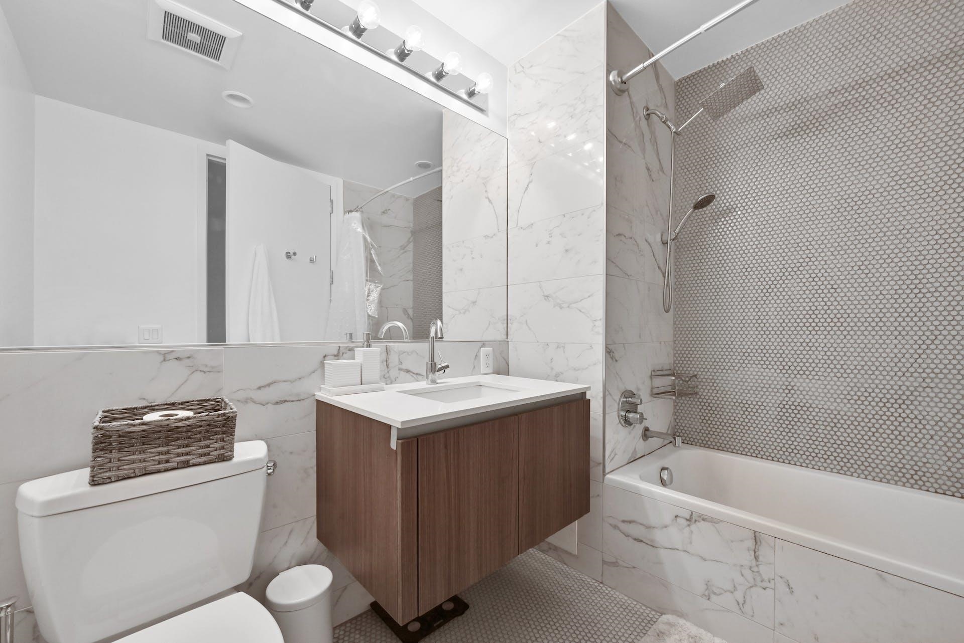 160 1ST ST Unit: 913