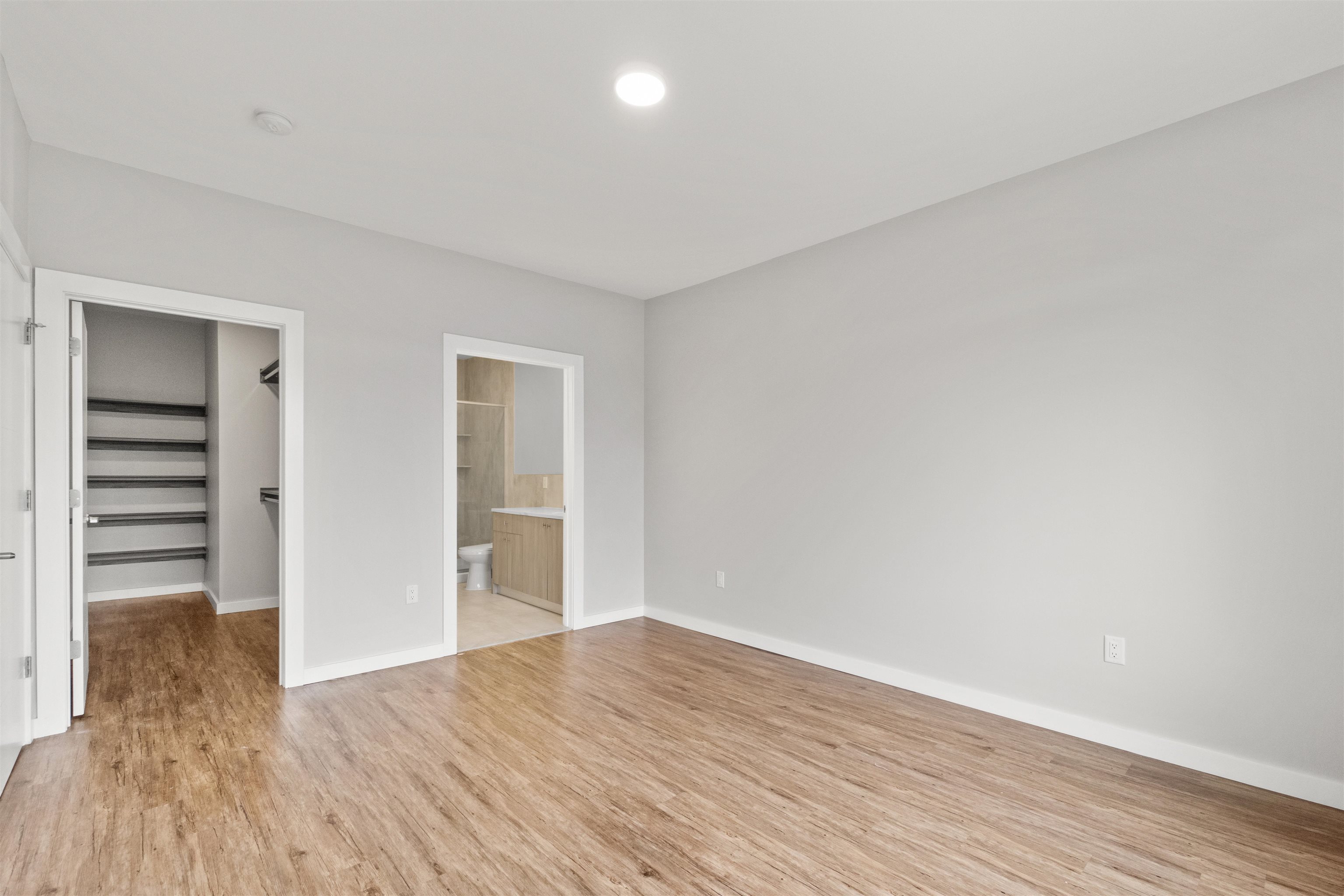 662 AVENUE C Unit: 304