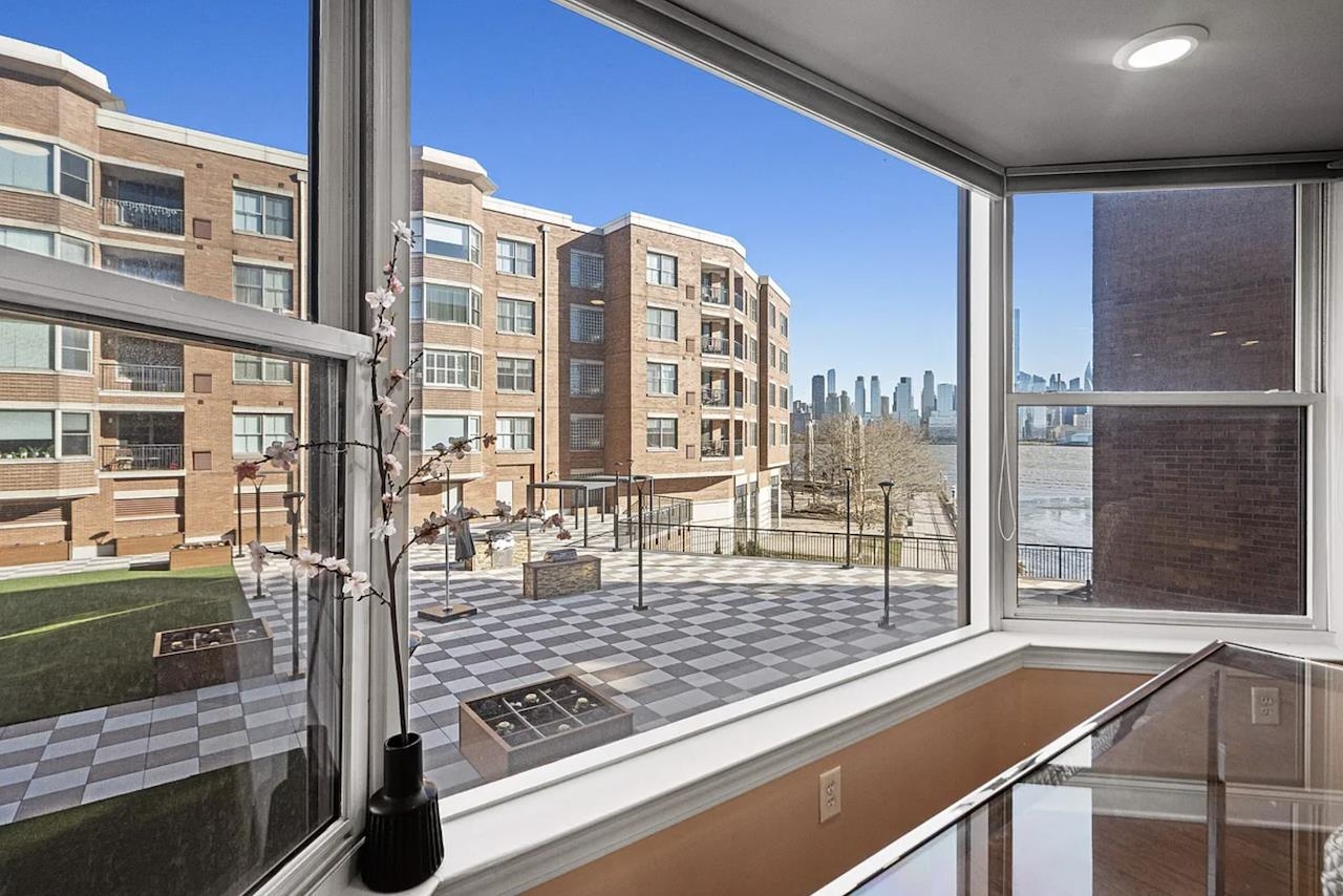 22 AVENUE AT PORT IMPERIAL Unit: 232