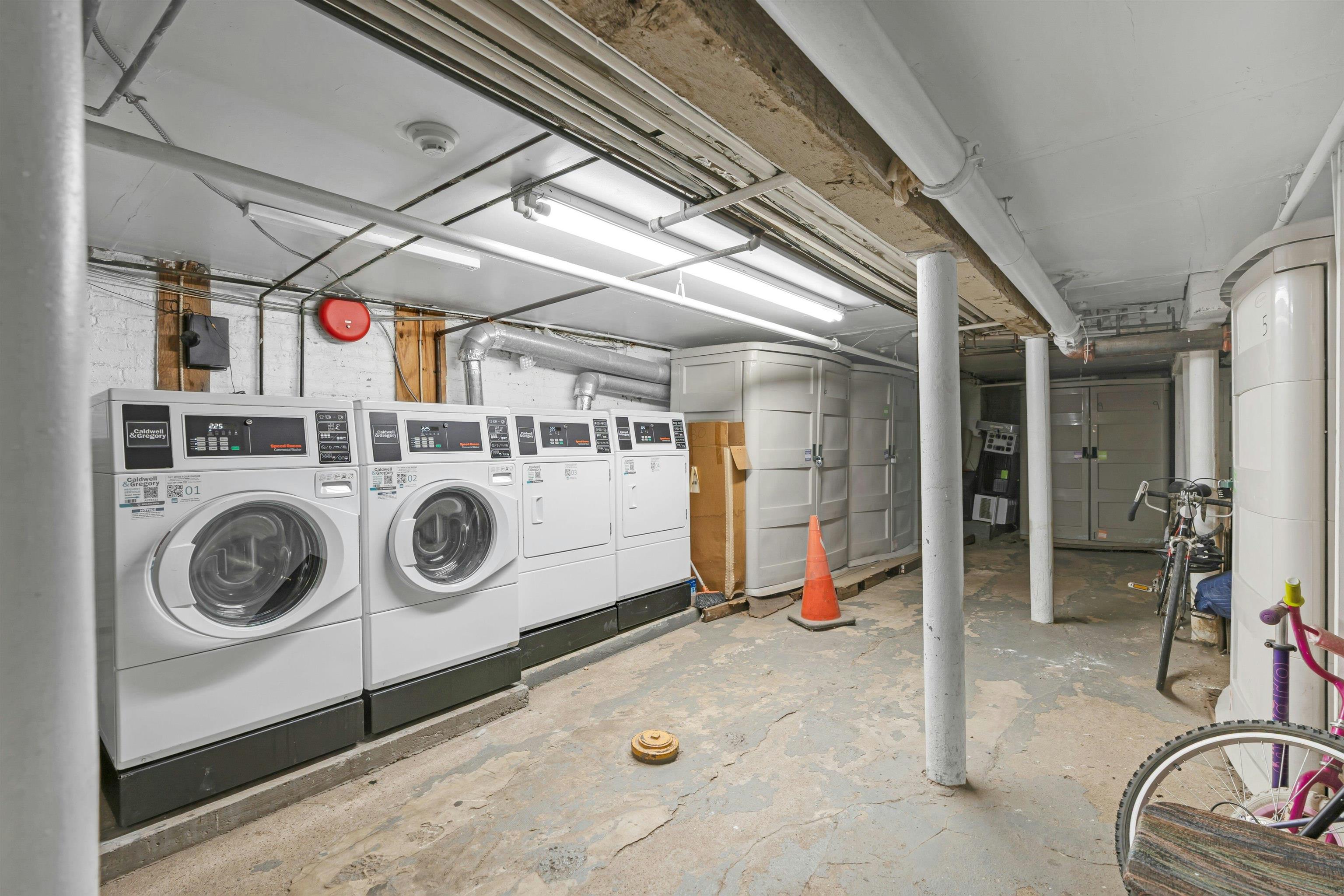 815 PARK AVE Unit: 1L