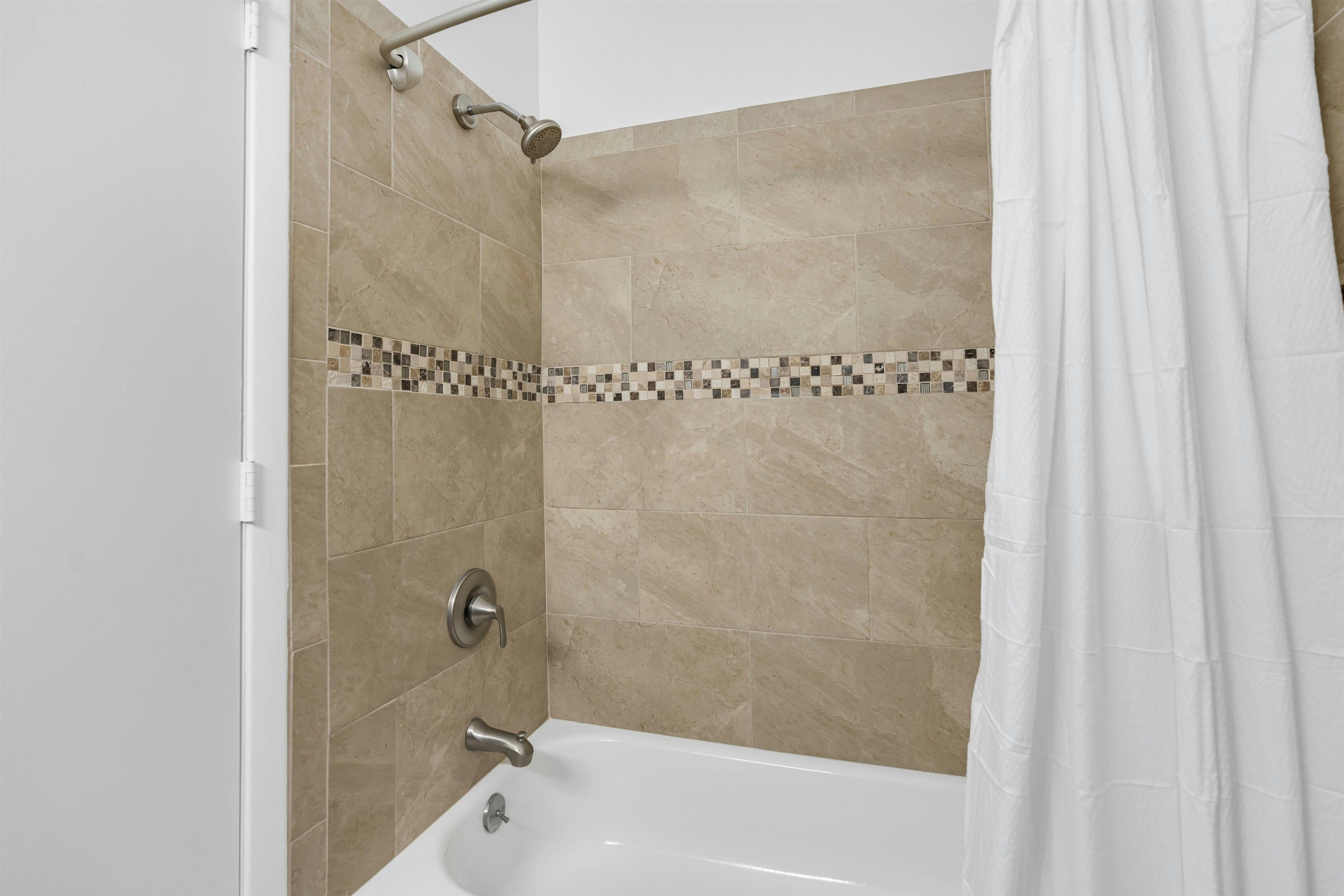 815 PARK AVE Unit: 1L