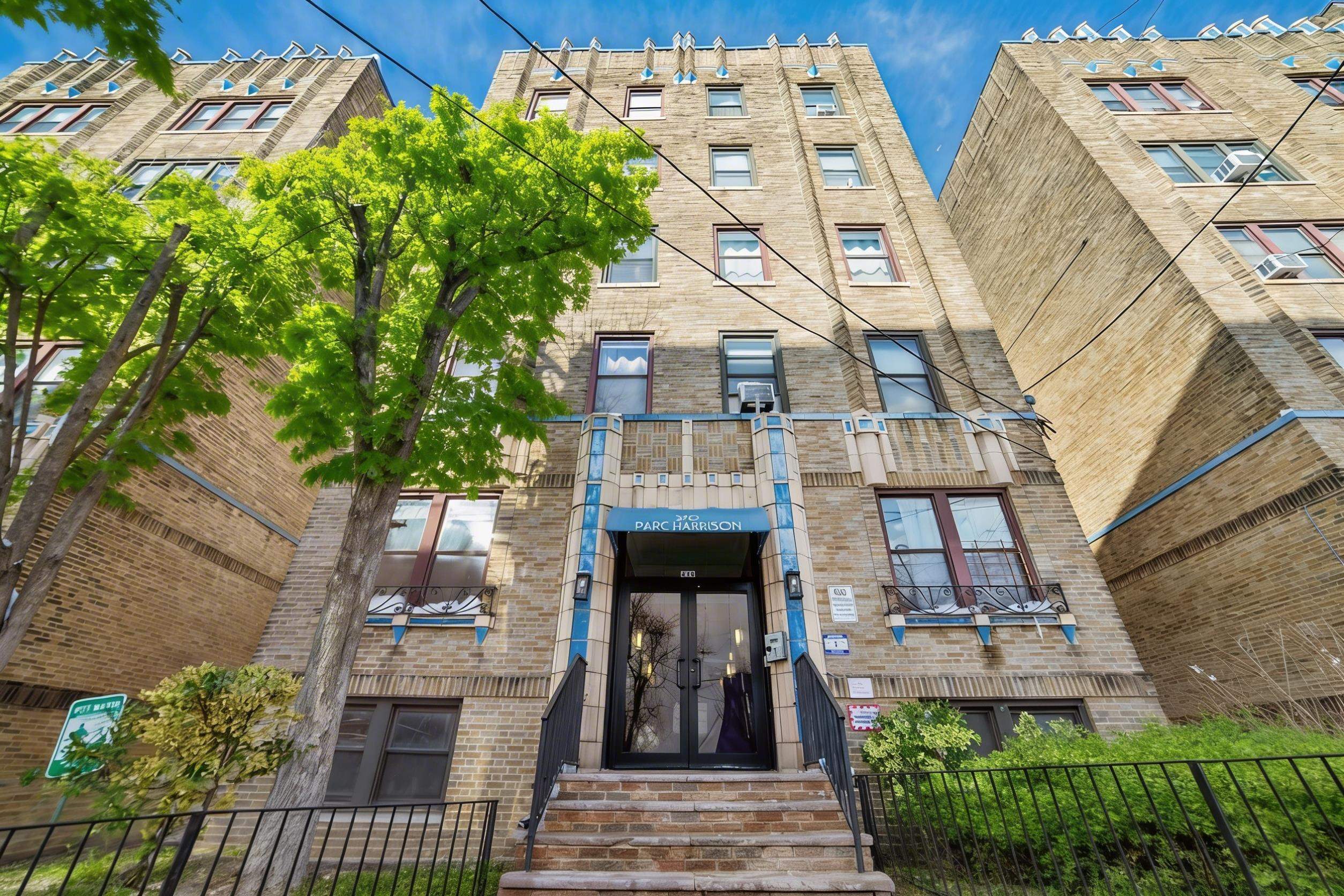 270 HARRISON AVE Unit: 210