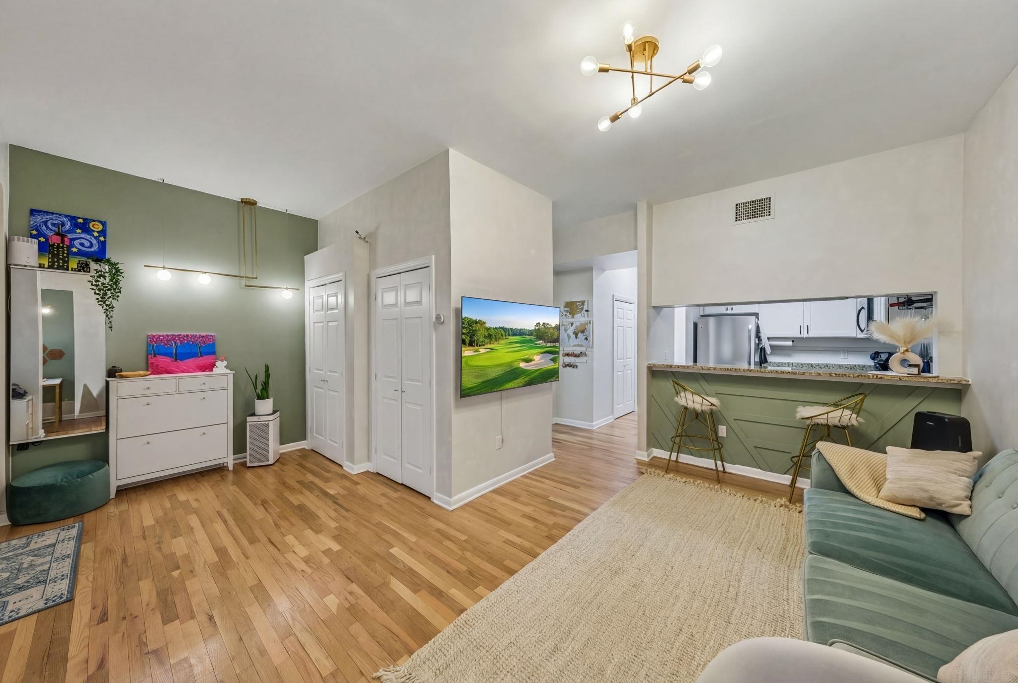 187 WAYNE ST Unit: 313C