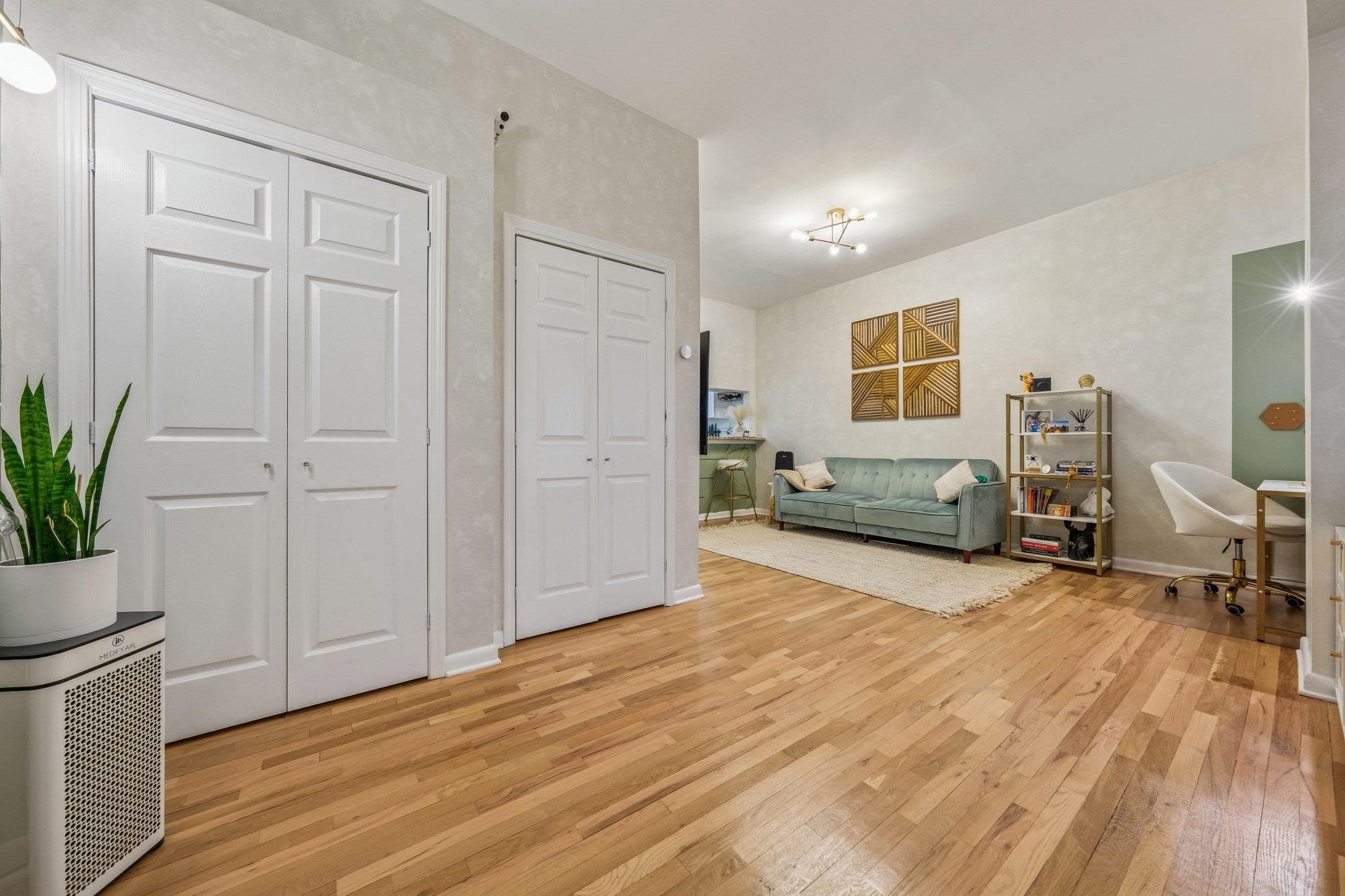 187 WAYNE ST Unit: 313C