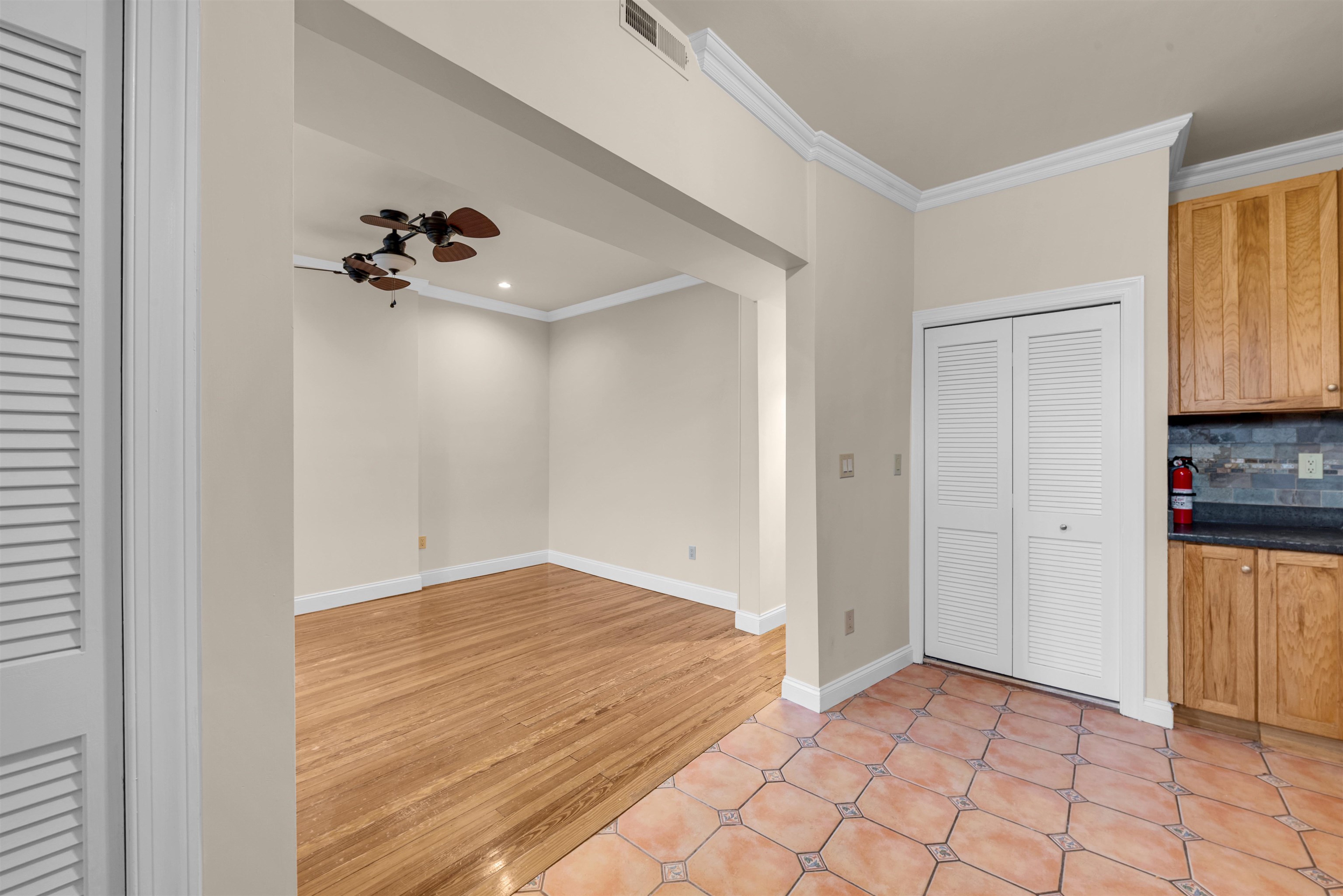 312 MONASTERY PL Unit: 2R