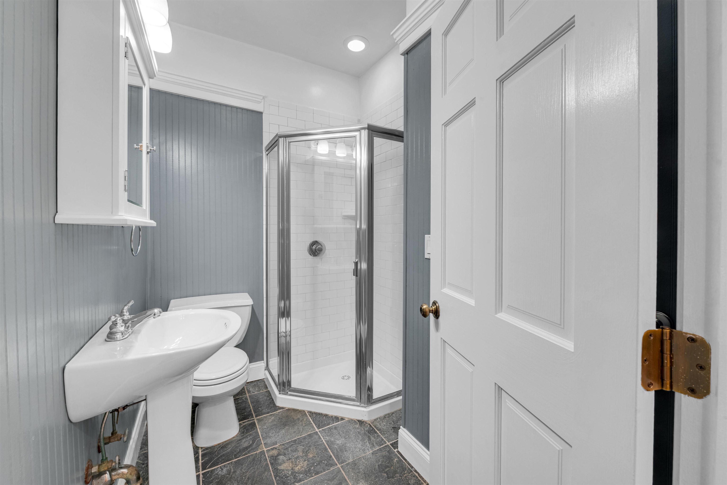 312 MONASTERY PL Unit: 2R