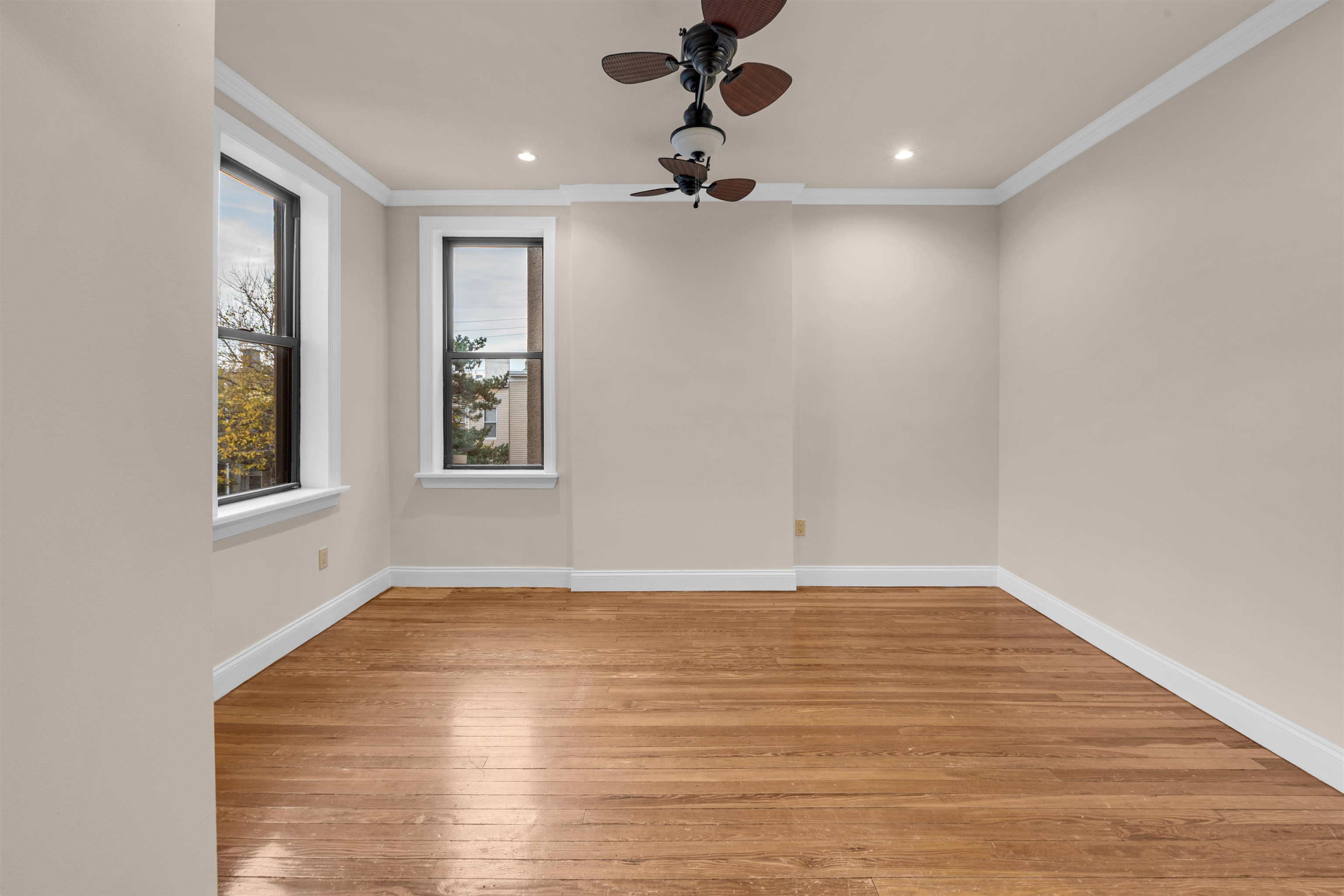 312 MONASTERY PL Unit: 2R