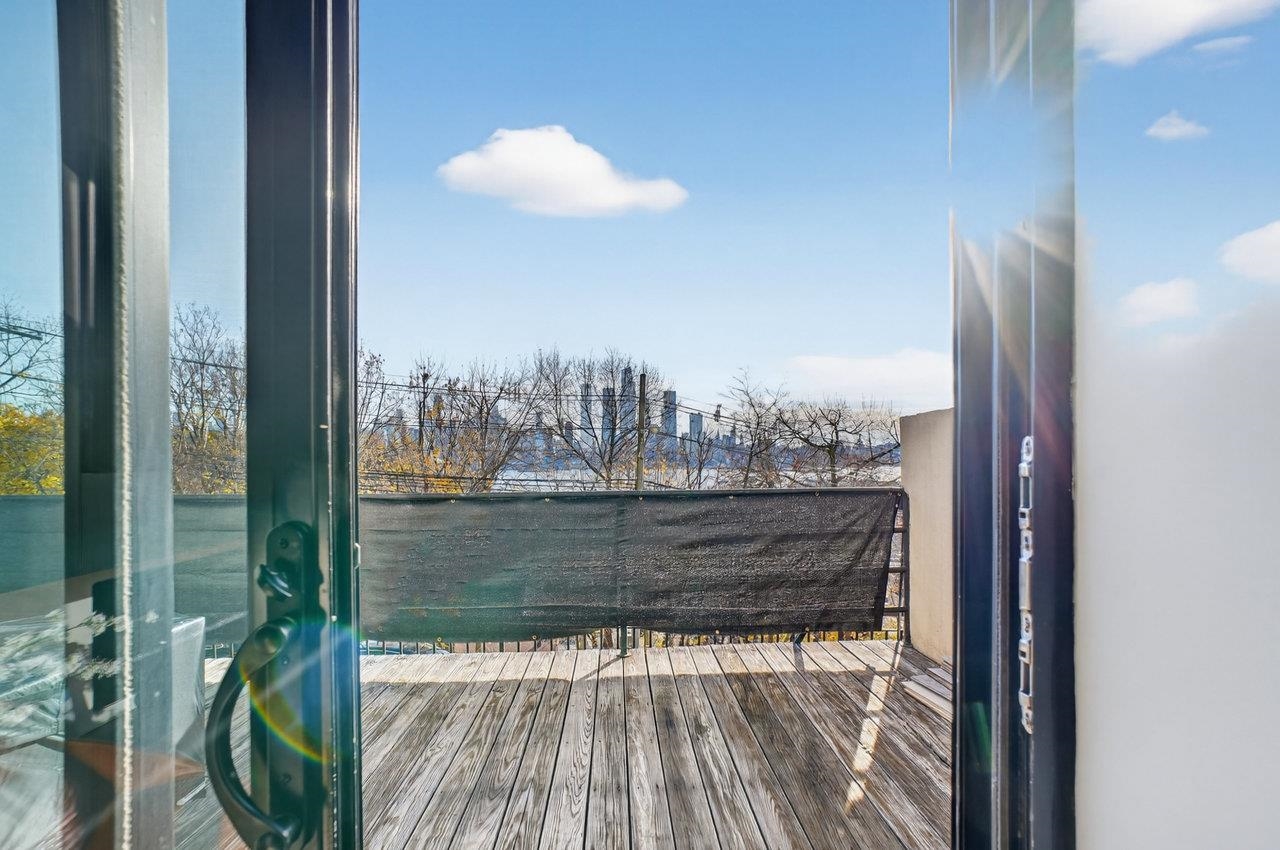 518-536 GREGORY AVE Unit: A101