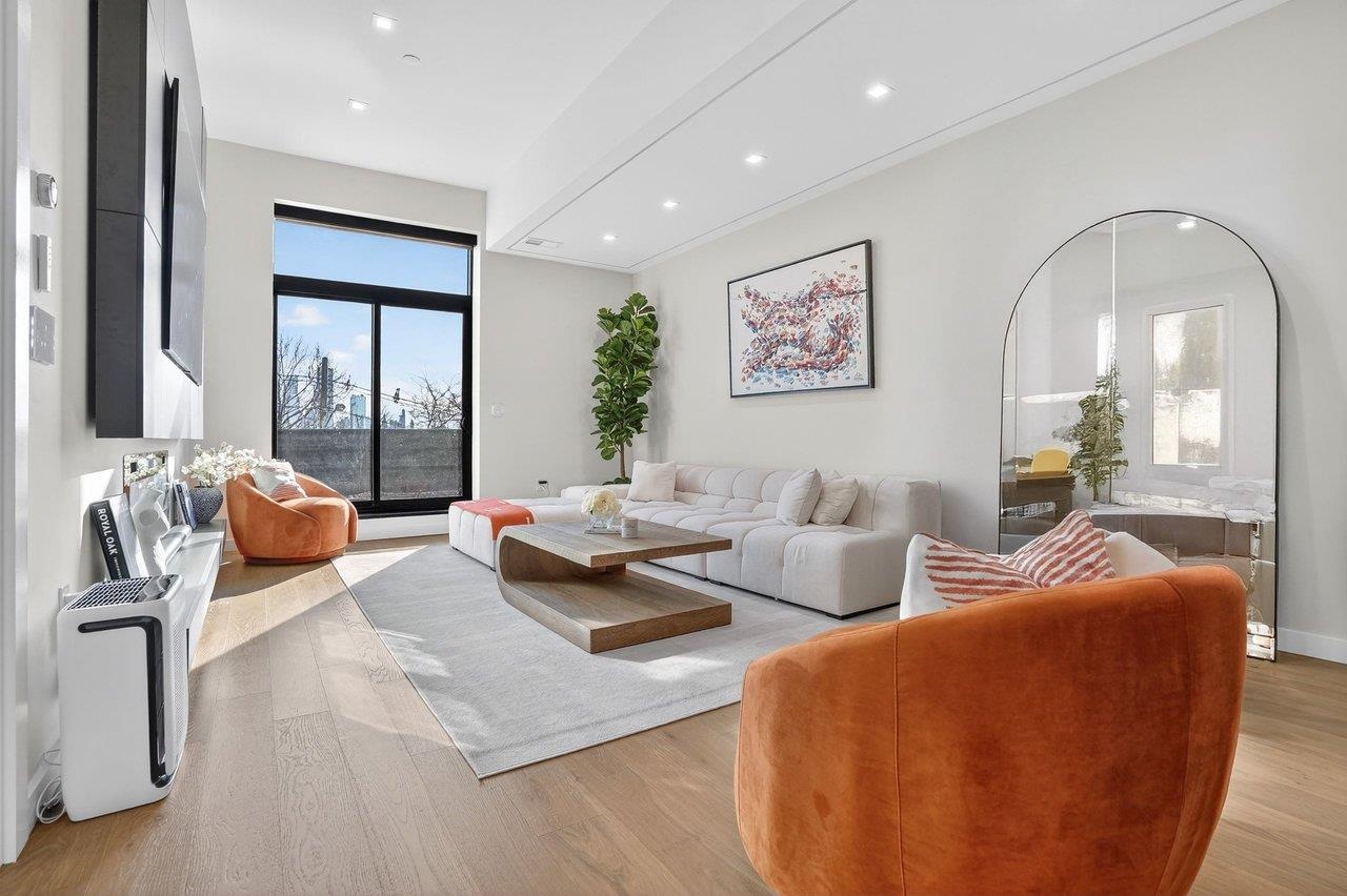 518-536 GREGORY AVE Unit: A101