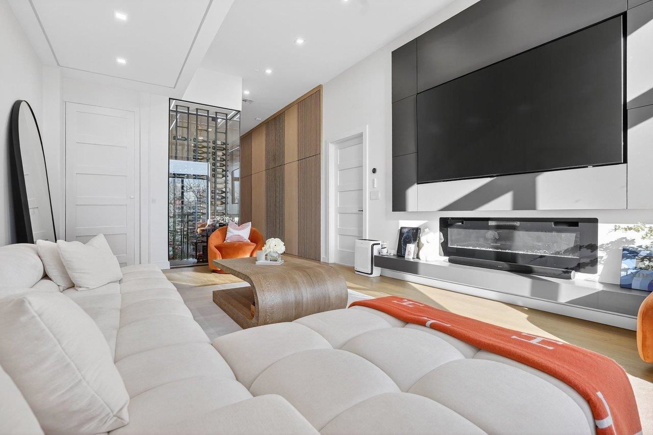 518-536 GREGORY AVE Unit: A101