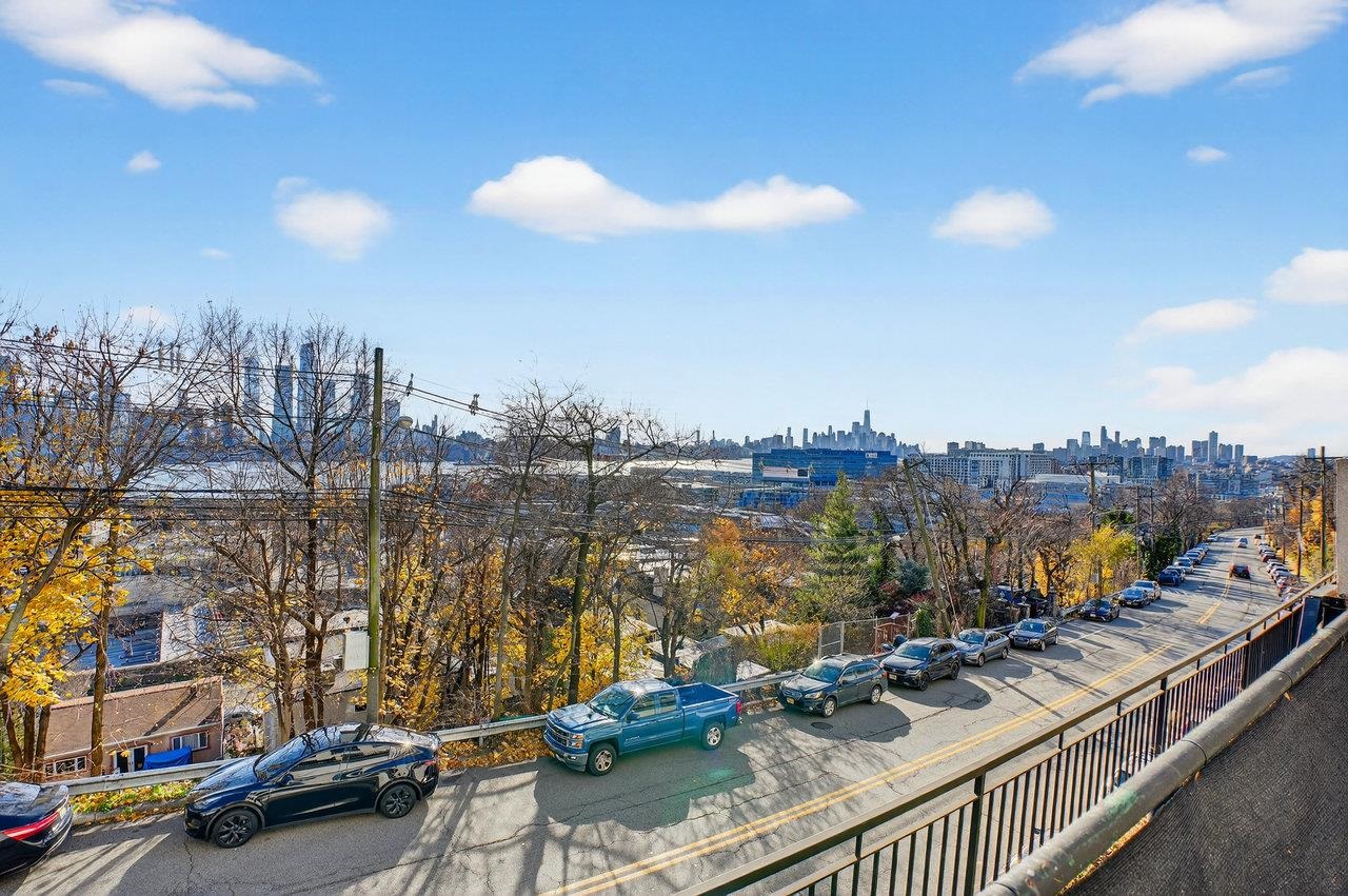 518-536 GREGORY AVE Unit: A101