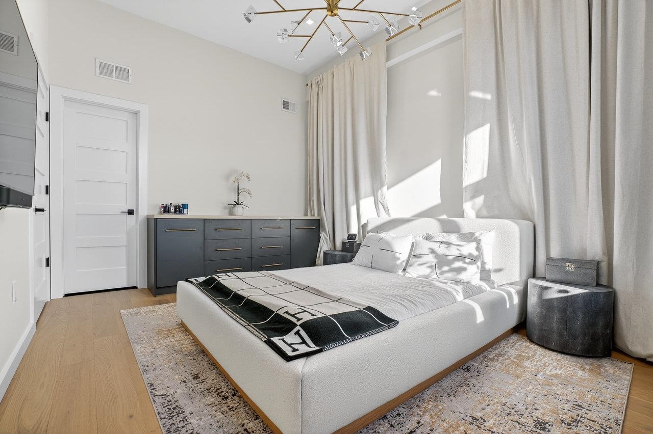 518-536 GREGORY AVE Unit: A101