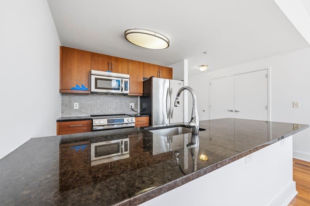 88 MORGAN ST Unit: 1008