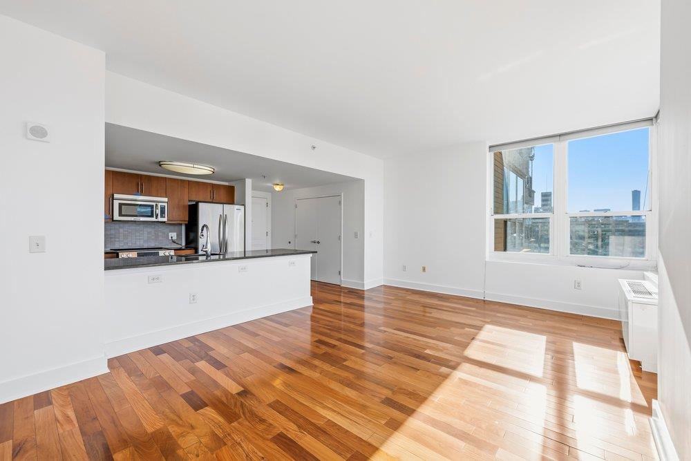 88 MORGAN ST Unit: 1008