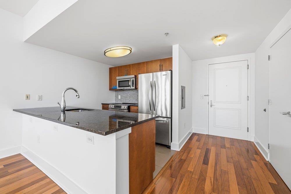 88 MORGAN ST Unit: 1008