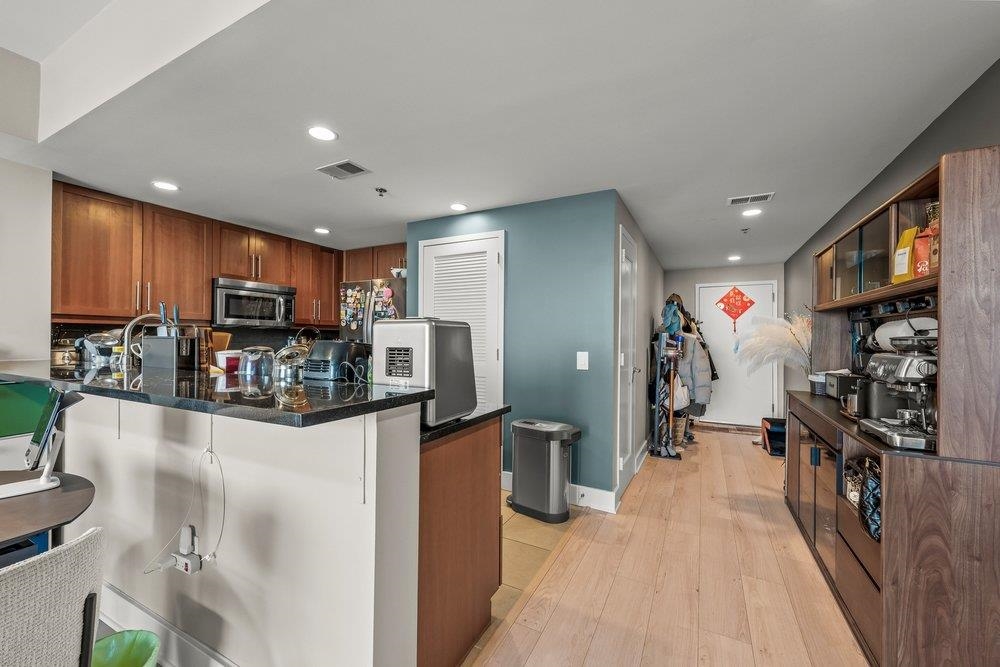 800 JACKSON ST Unit: 707