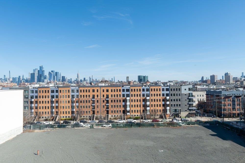 800 JACKSON ST Unit: 707